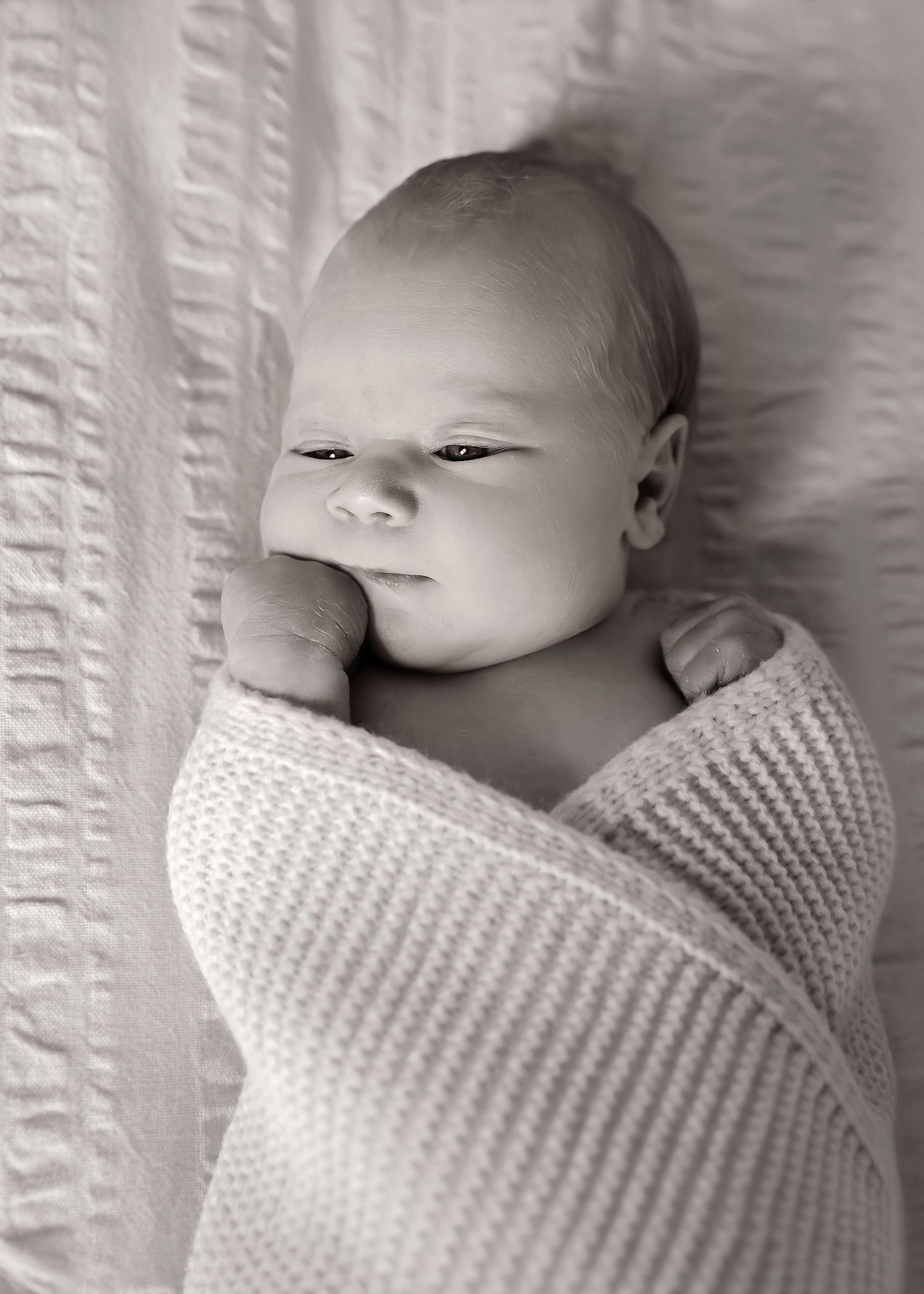 Lifestyle Newborn photoshoot in Central Illinois
