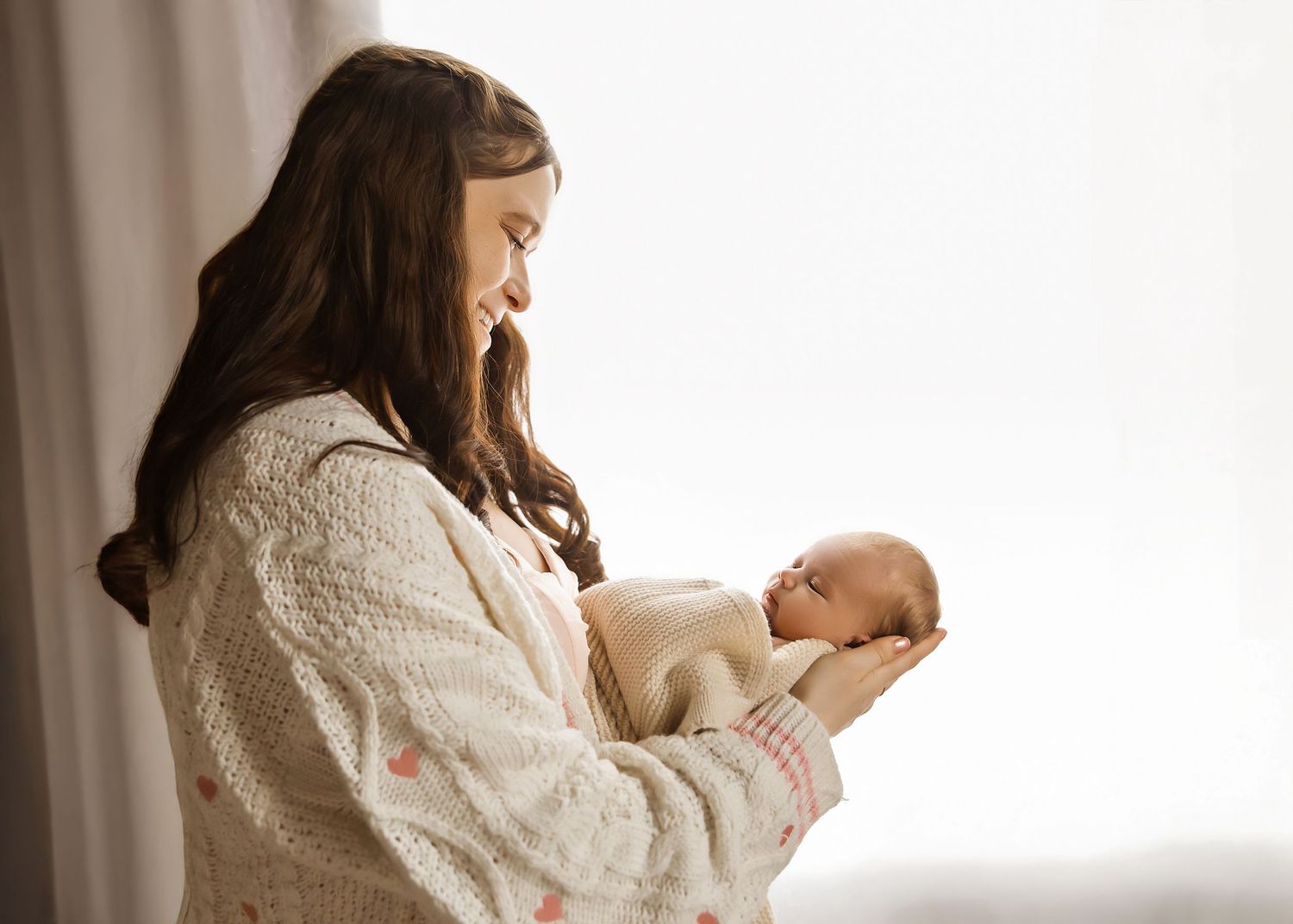 Lifestyle Newborn photoshoot in Central Illinois