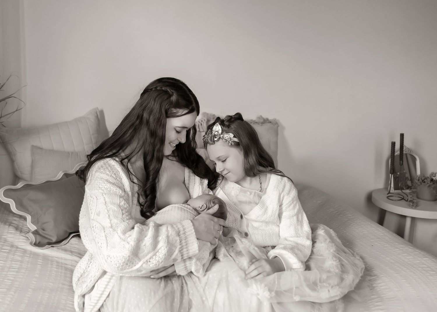 Lifestyle Newborn photoshoot in Central Illinois