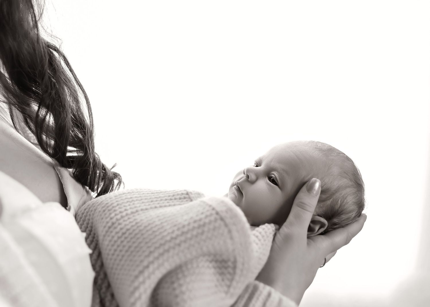 Lifestyle Newborn photoshoot in Central Illinois