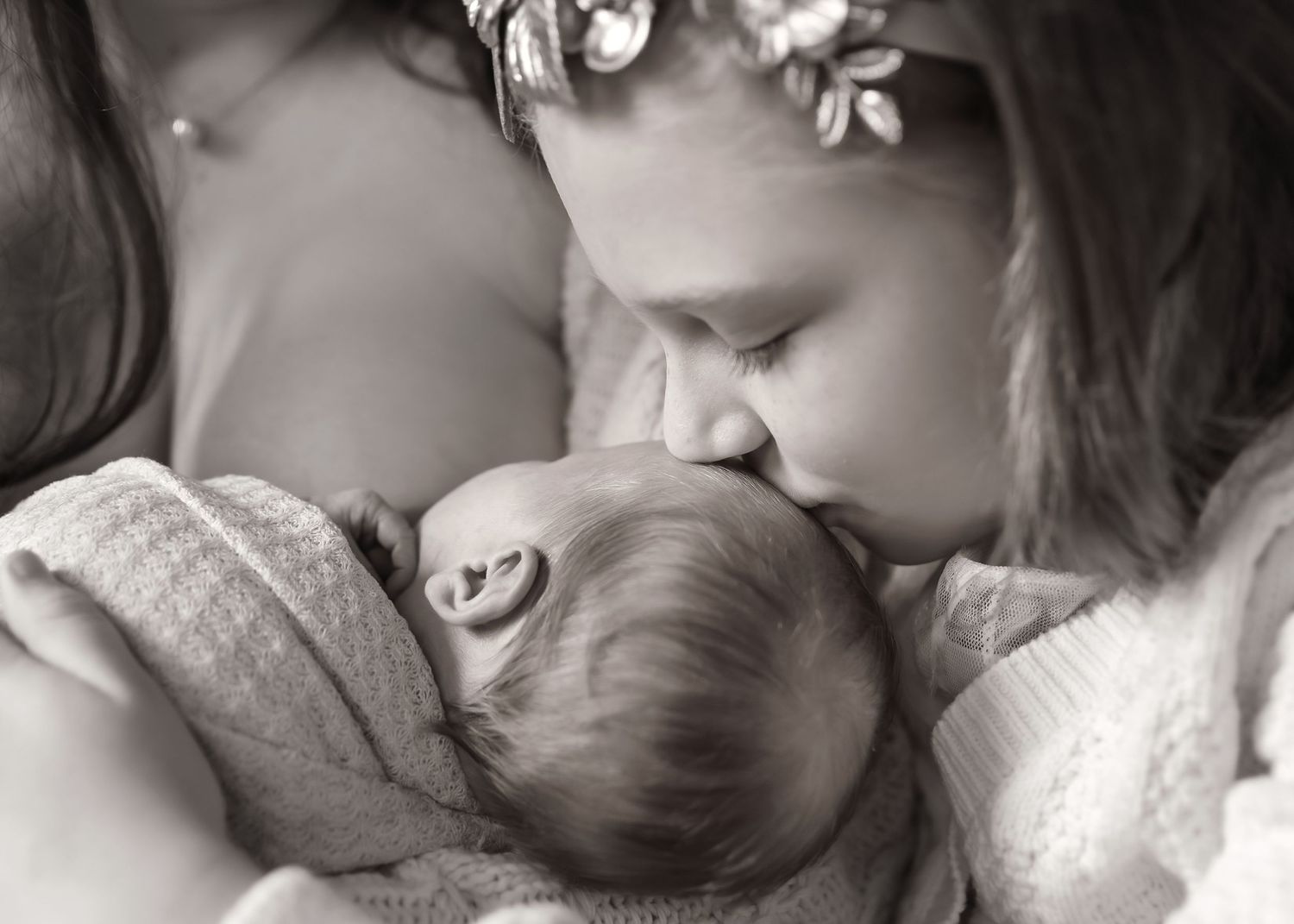 Lifestyle Newborn photoshoot in Central Illinois