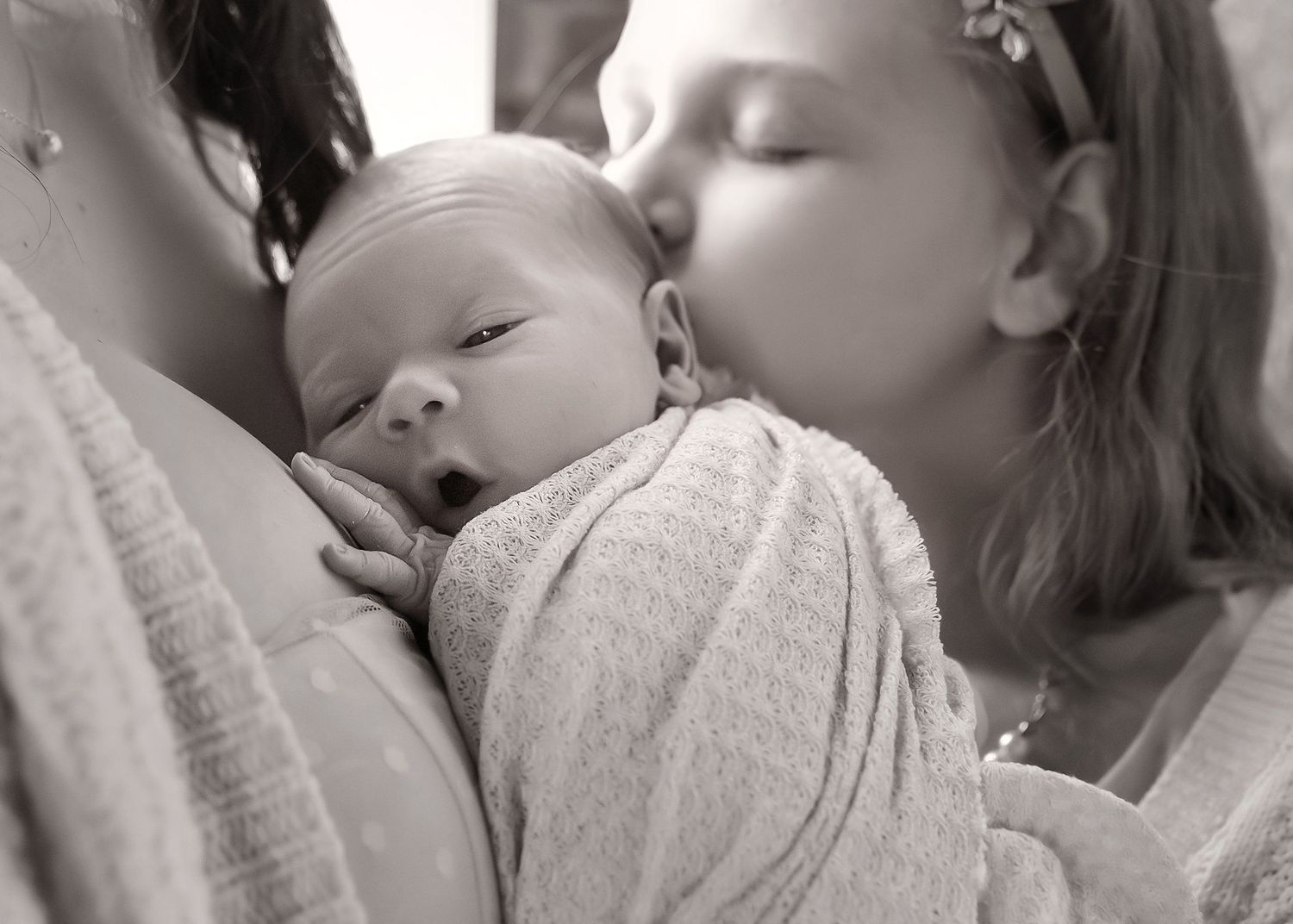 Lifestyle Newborn photoshoot in Central Illinois