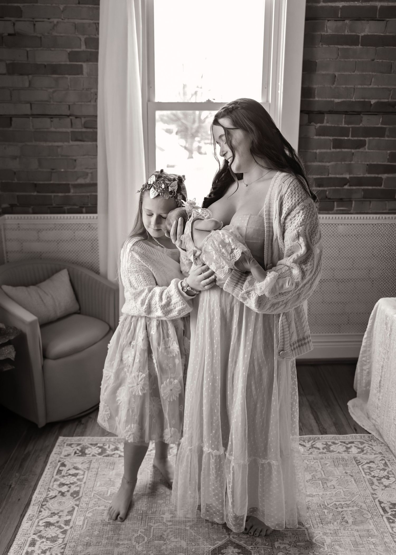 Lifestyle Newborn photoshoot in Central Illinois