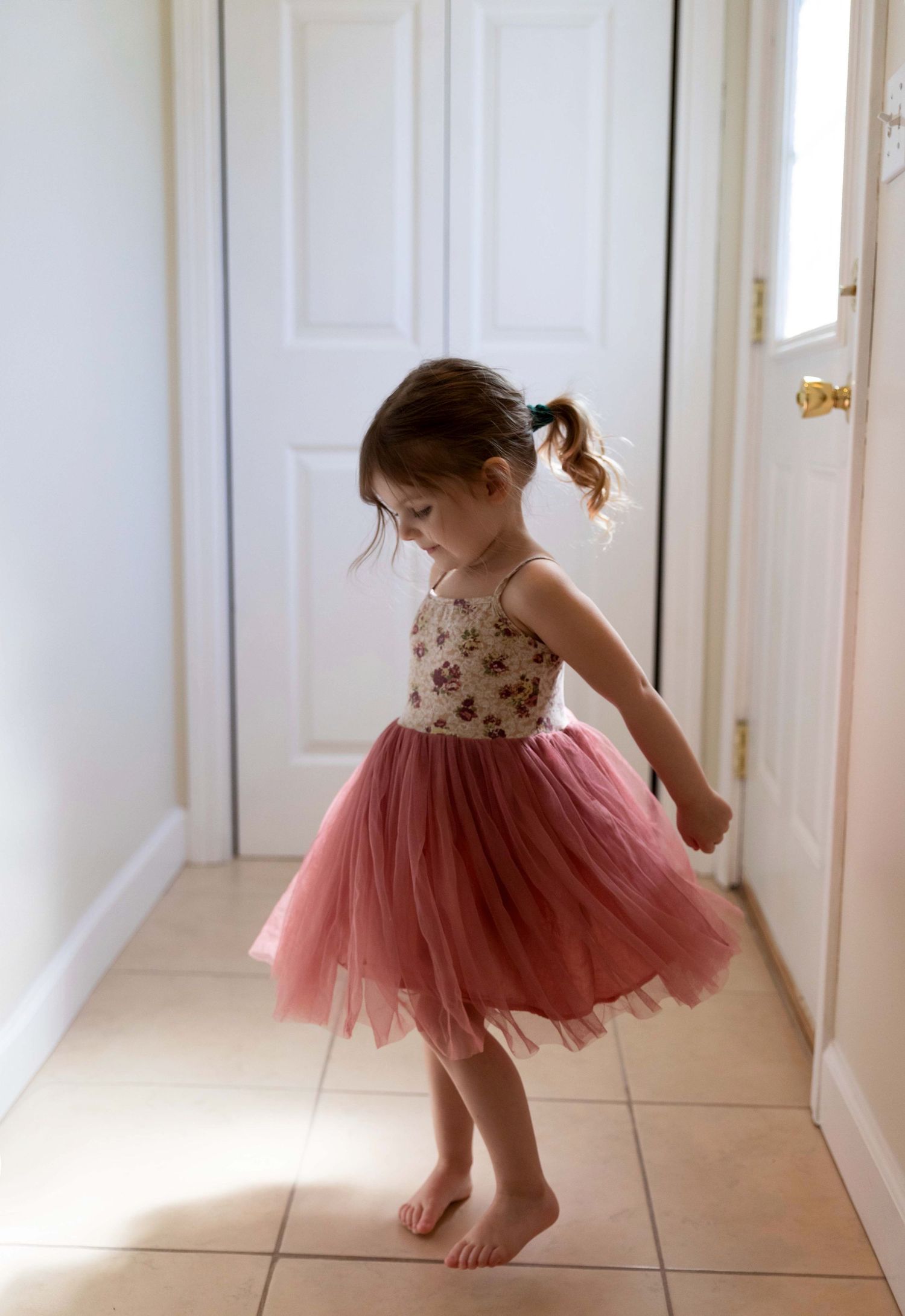 In-home family photo with natural lighting in Washington, IL