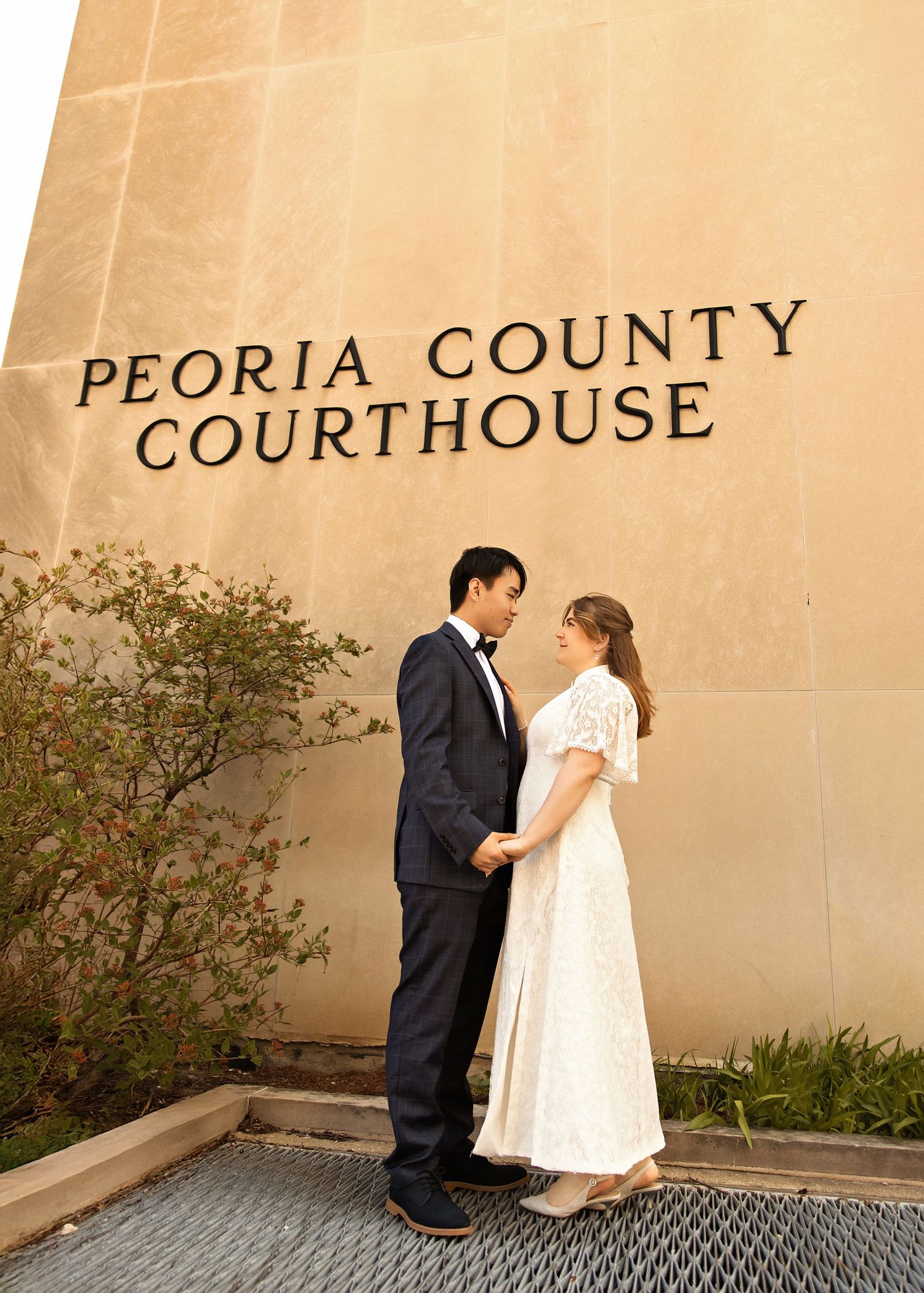 Wedding photography at Peoria County Courthouse