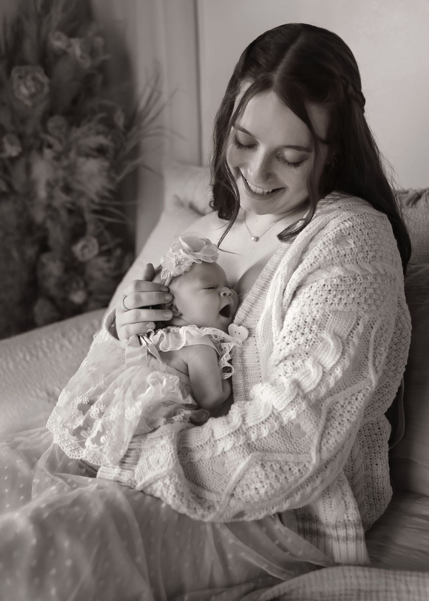 Lifestyle Newborn photoshoot in Central Illinois