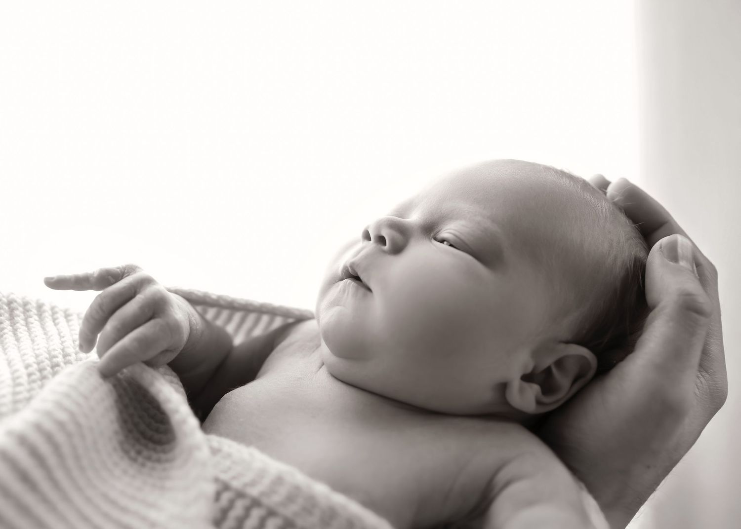 Lifestyle Newborn photoshoot in Central Illinois