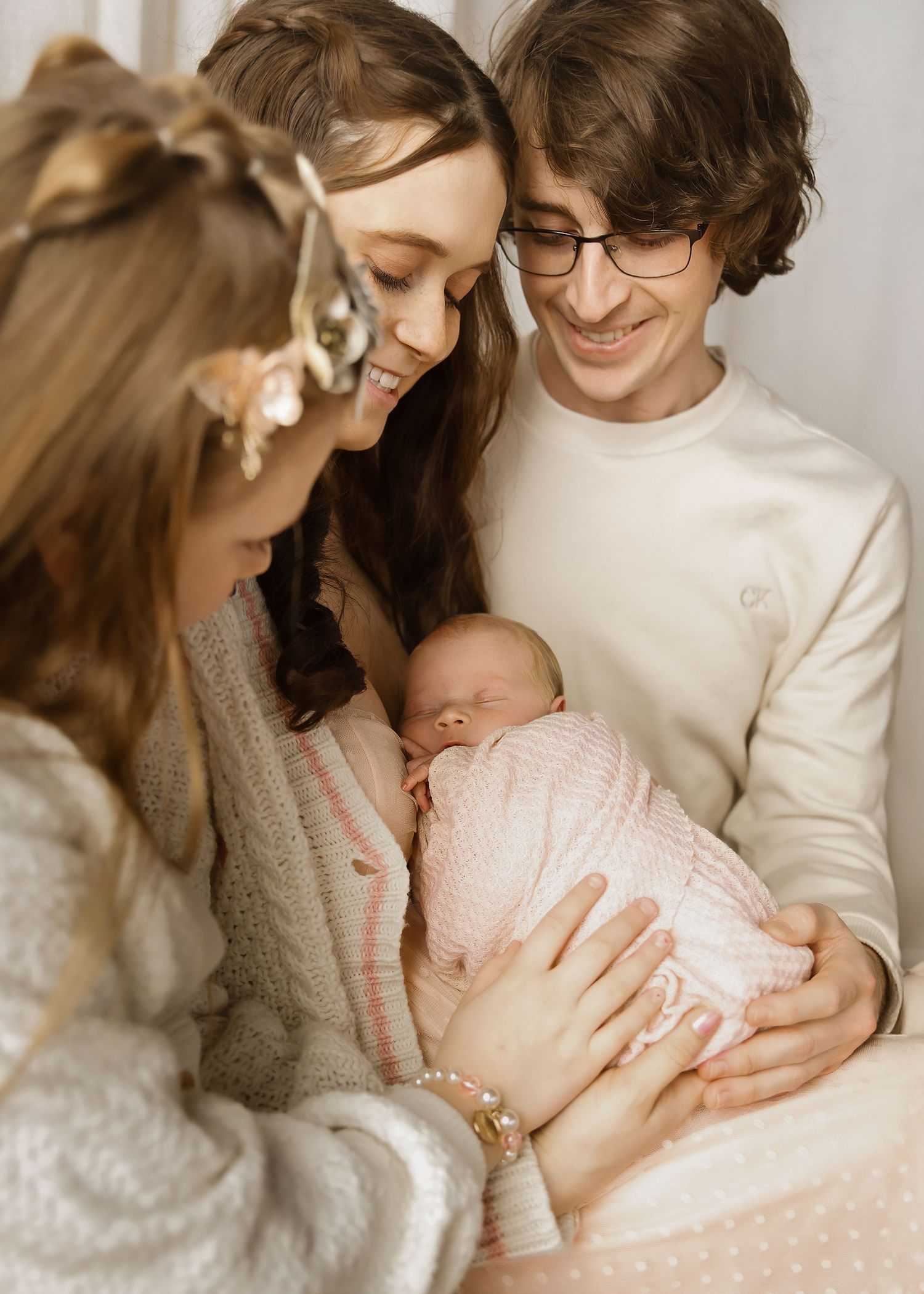 Lifestyle Newborn photoshoot in Central Illinois