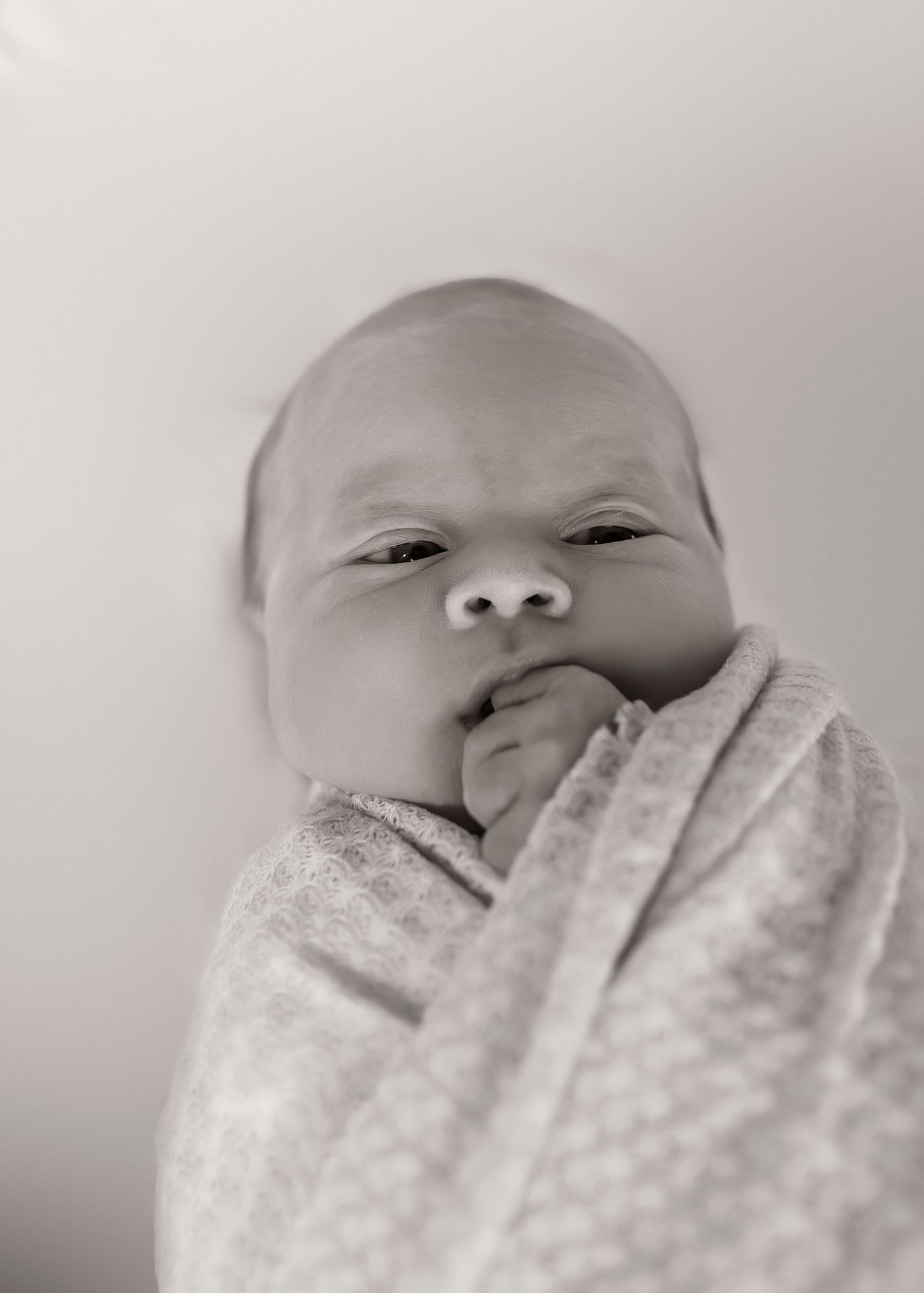 Lifestyle Newborn photoshoot in Central Illinois