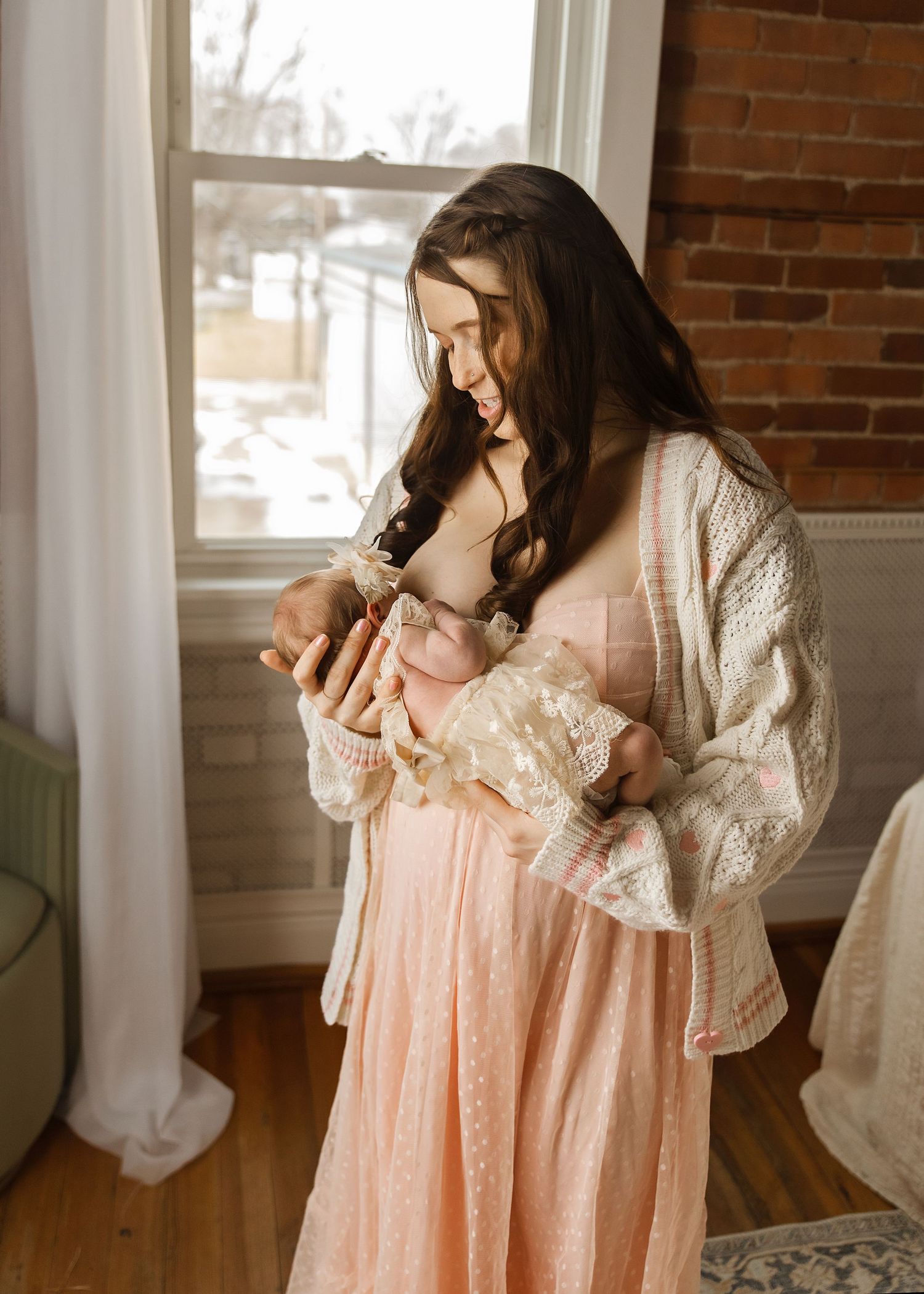 Lifestyle Newborn photoshoot in Central Illinois
