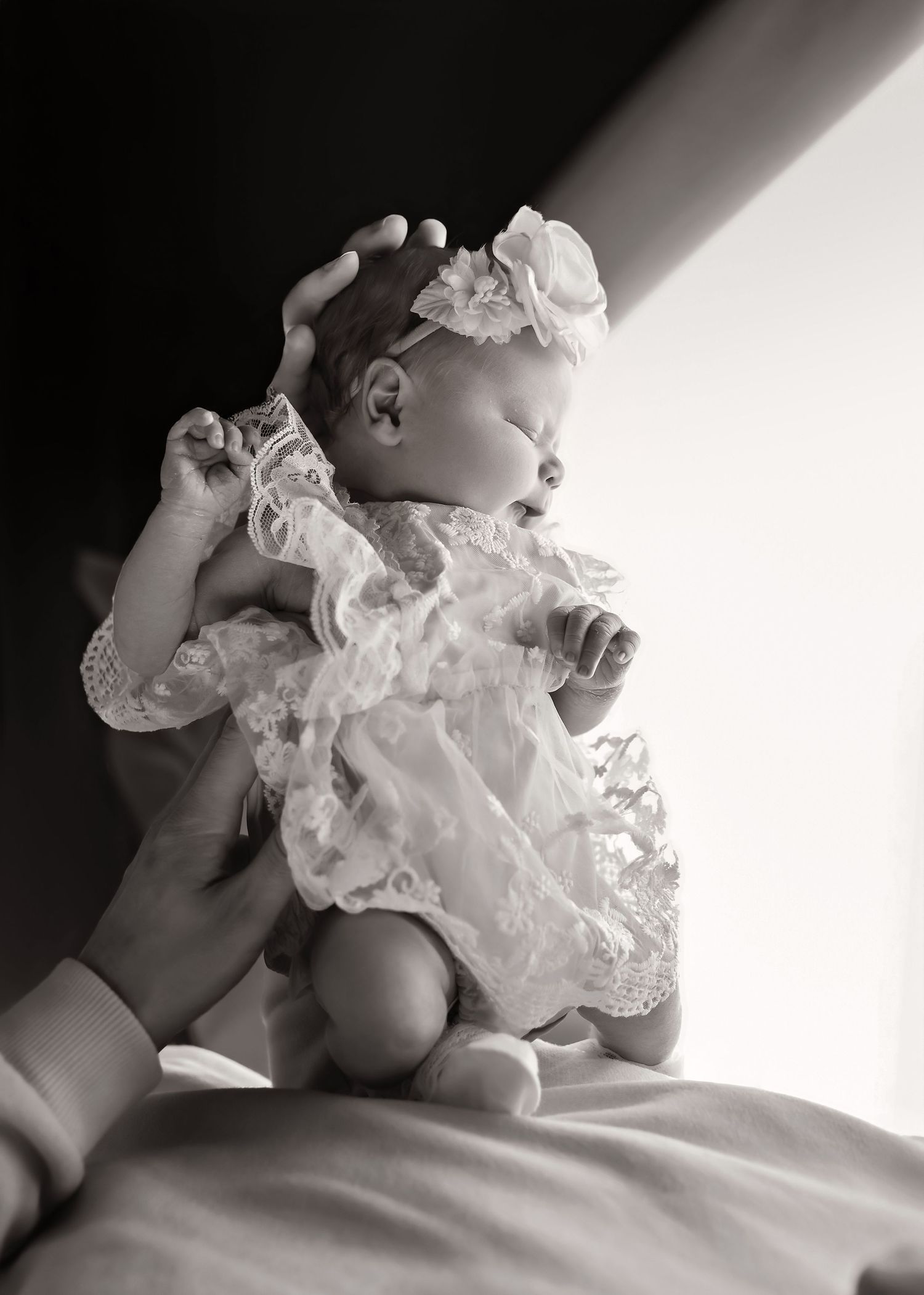 Lifestyle Newborn photoshoot in Central Illinois