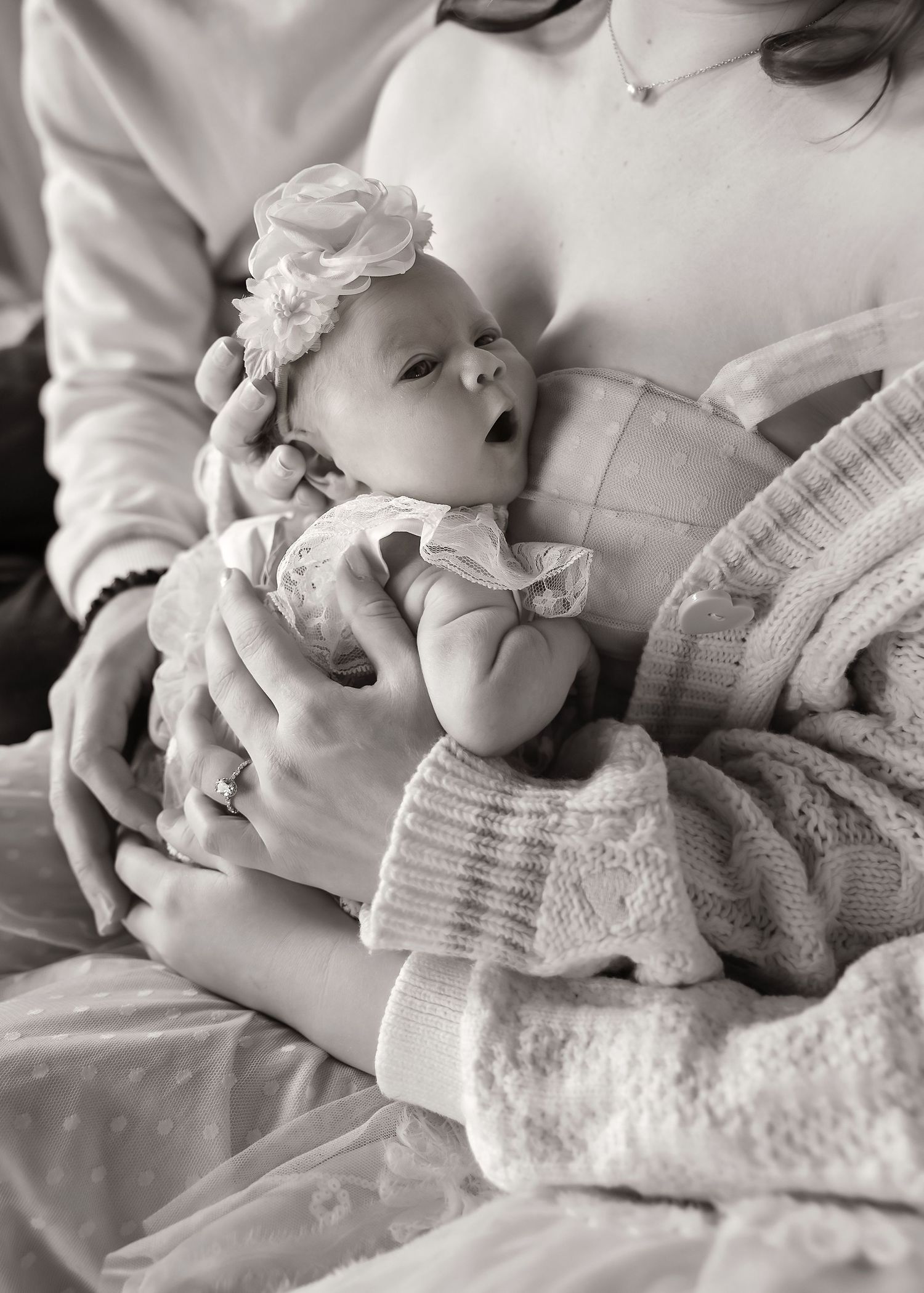 Lifestyle Newborn photoshoot in Central Illinois