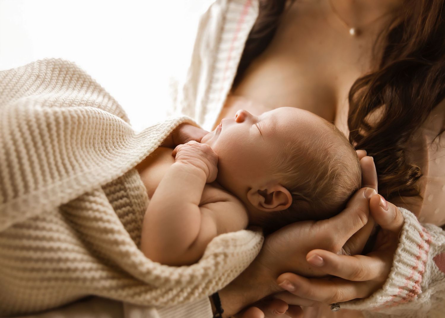 Lifestyle Newborn photoshoot in Central Illinois