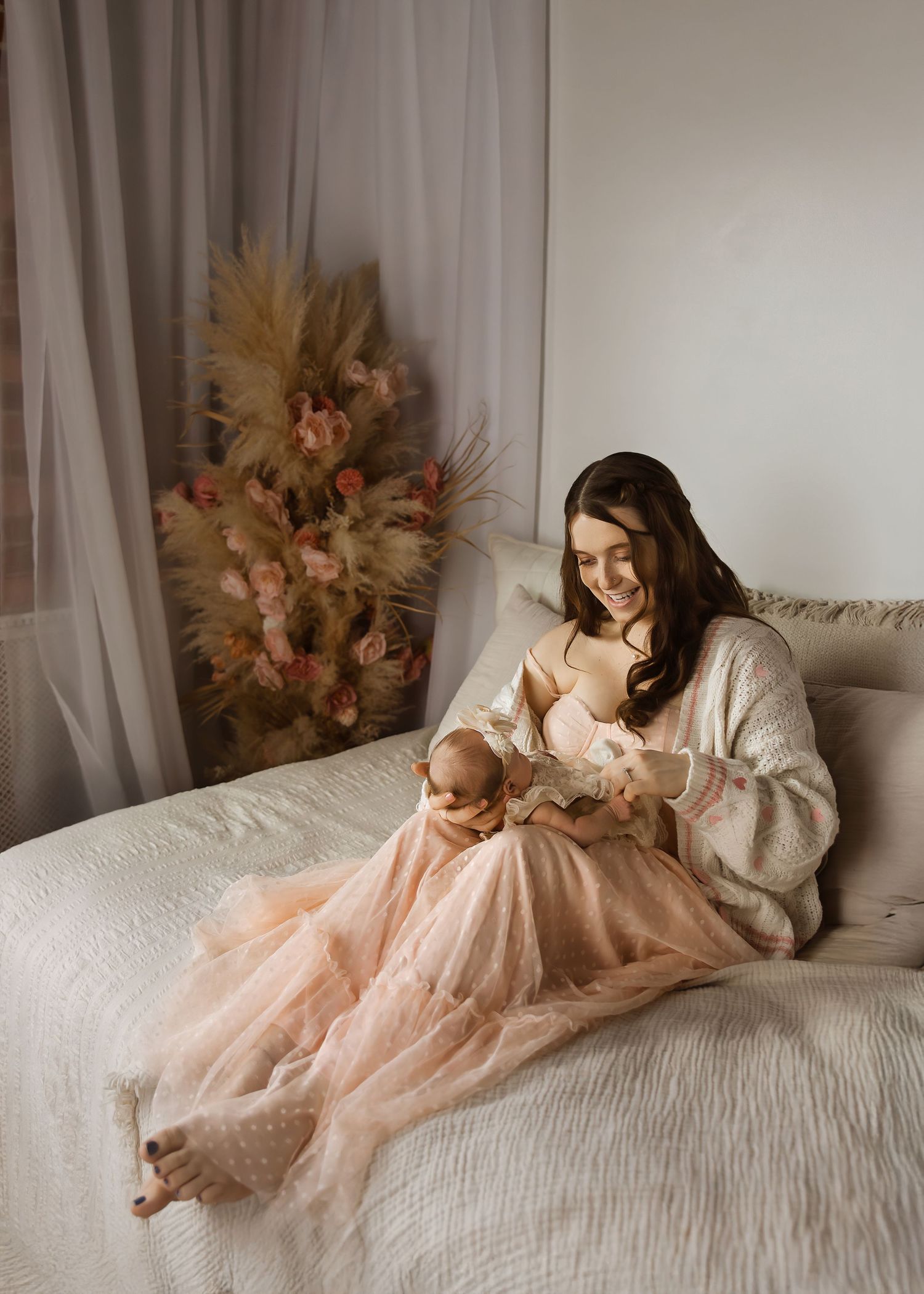 Lifestyle Newborn photoshoot in Central Illinois