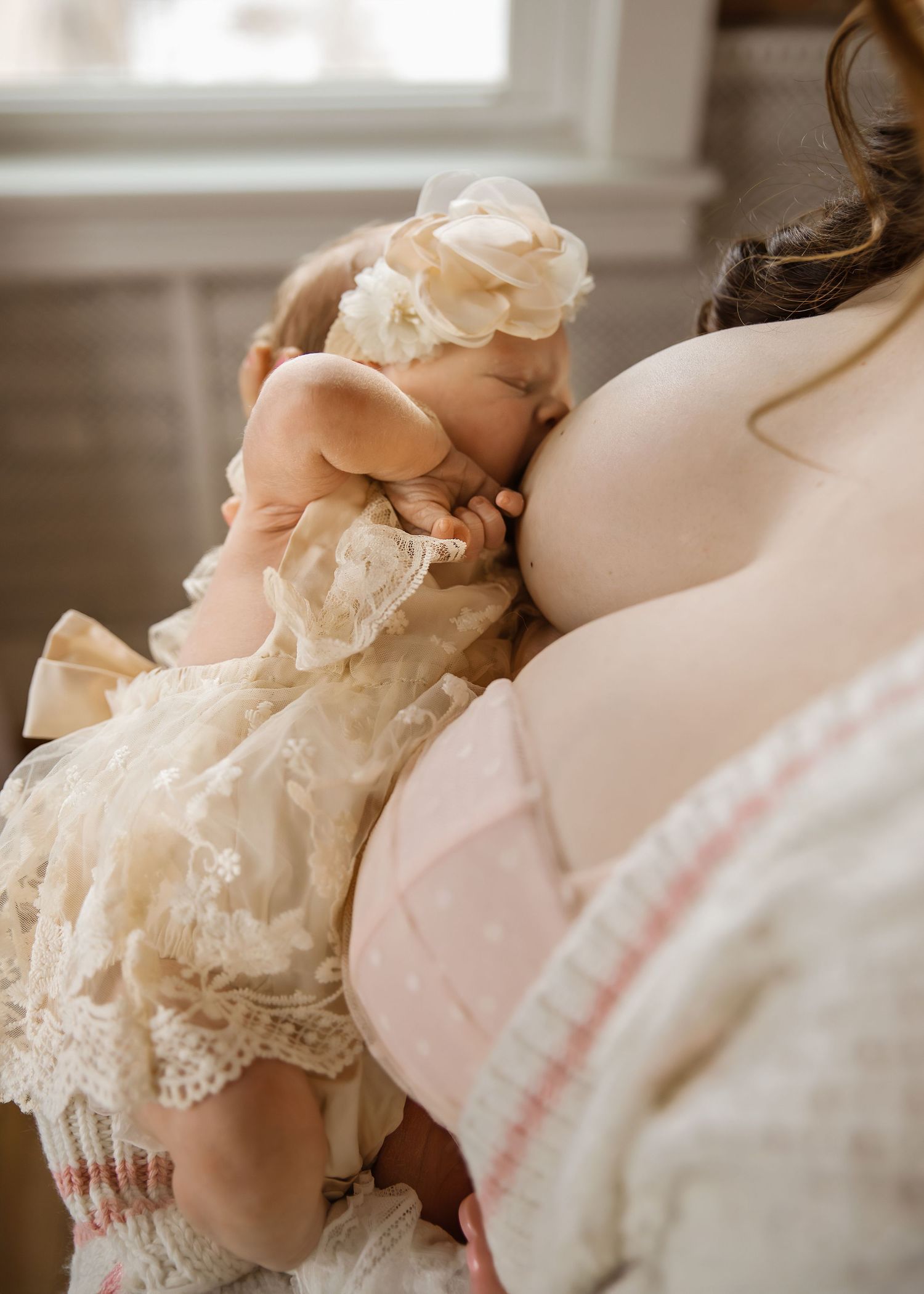 Lifestyle Newborn photoshoot in Central Illinois