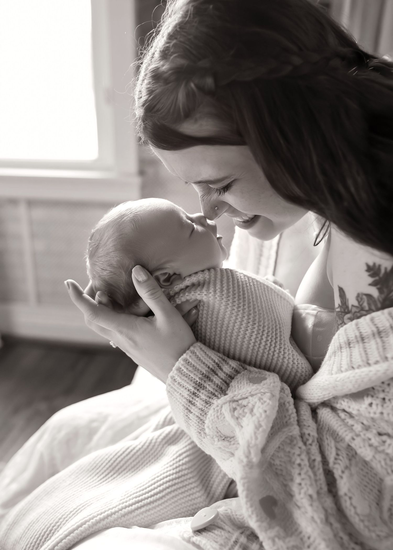 Lifestyle Newborn photoshoot in Central Illinois