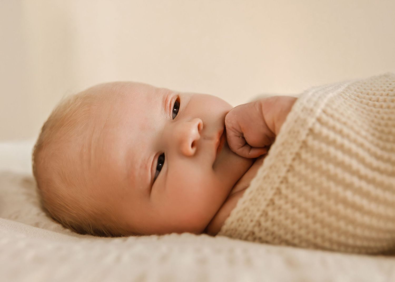 Lifestyle Newborn photoshoot in Central Illinois