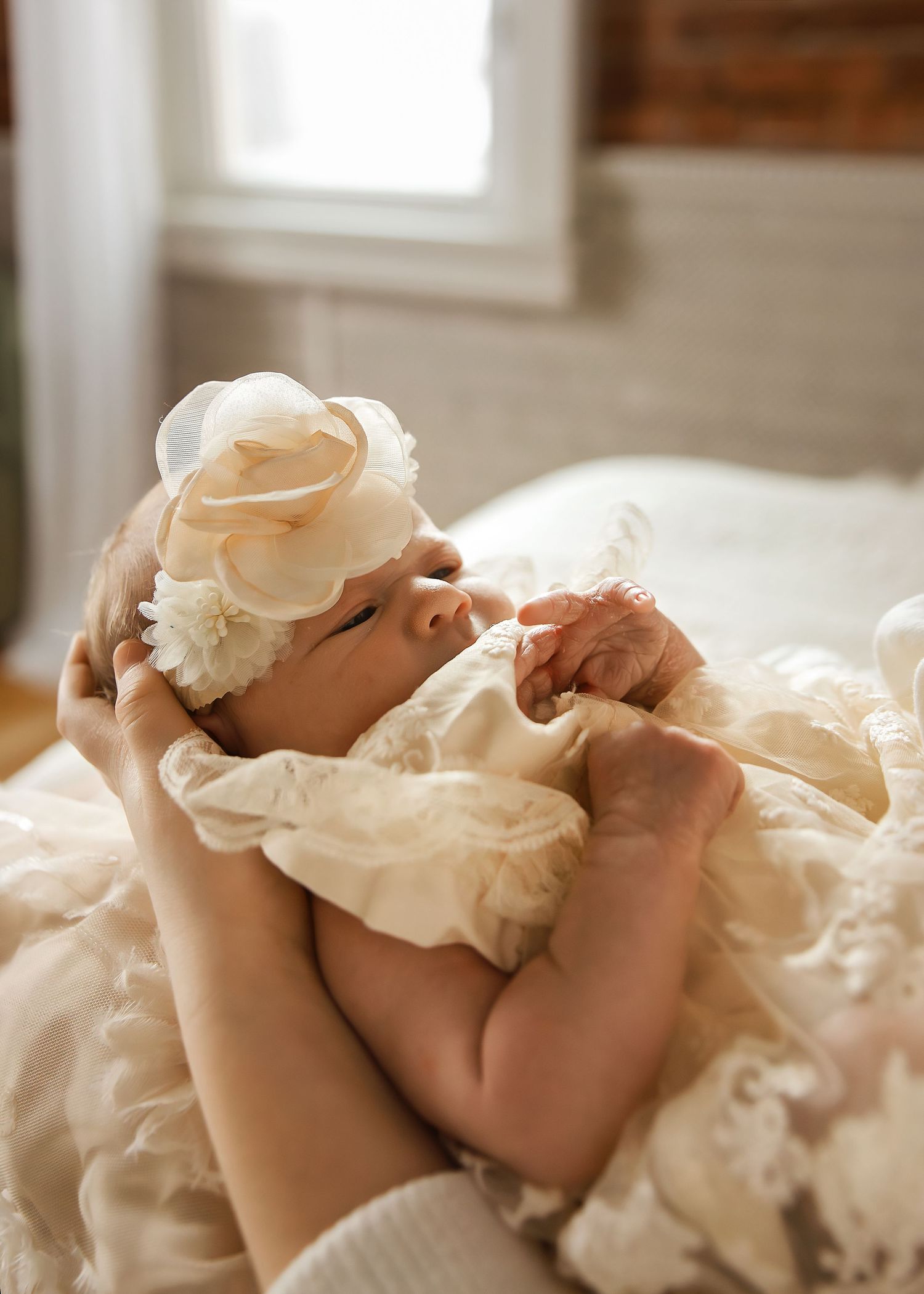 Lifestyle Newborn photoshoot in Central Illinois