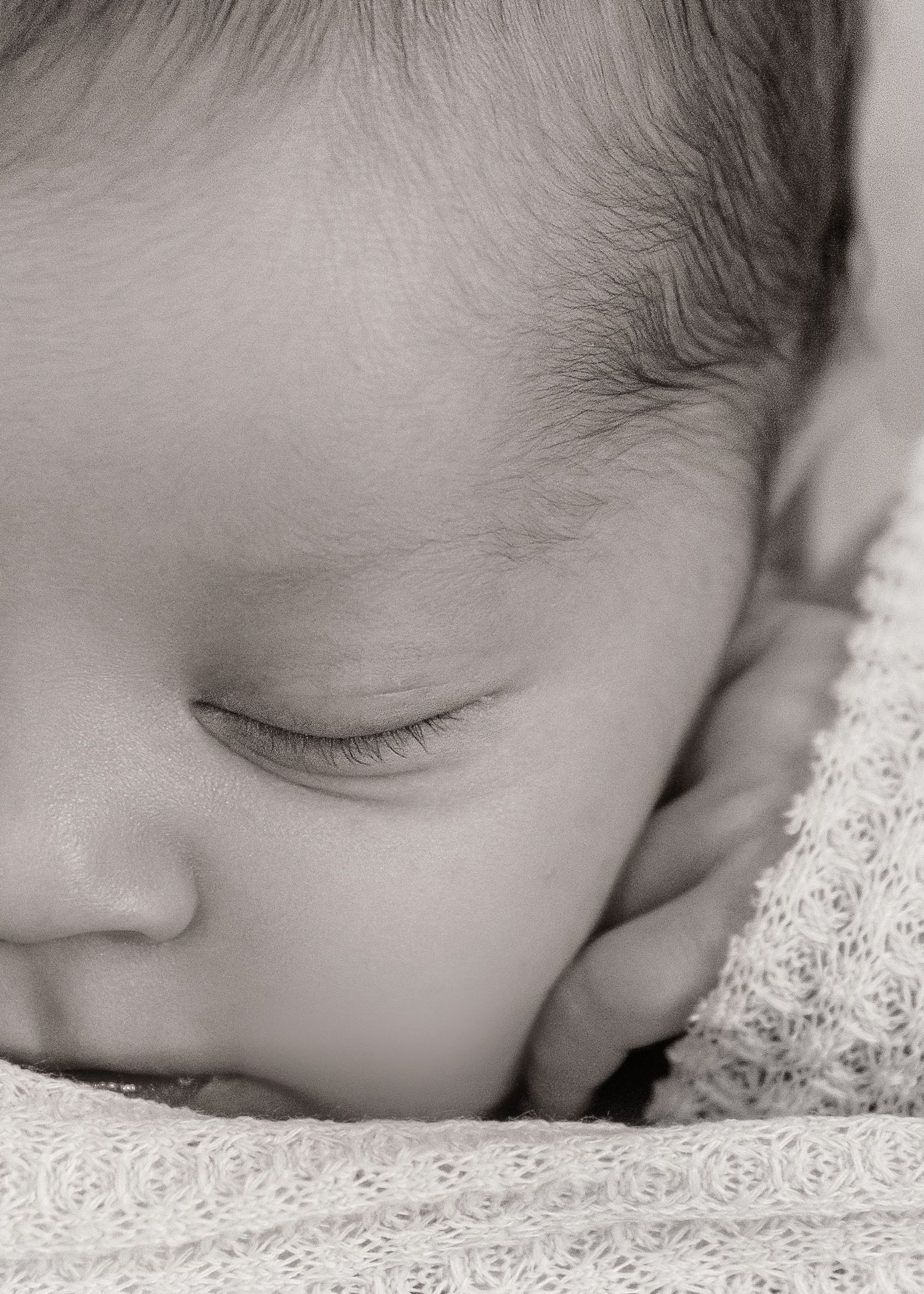 In-home lifestyle newborn session in East Peoria, IL