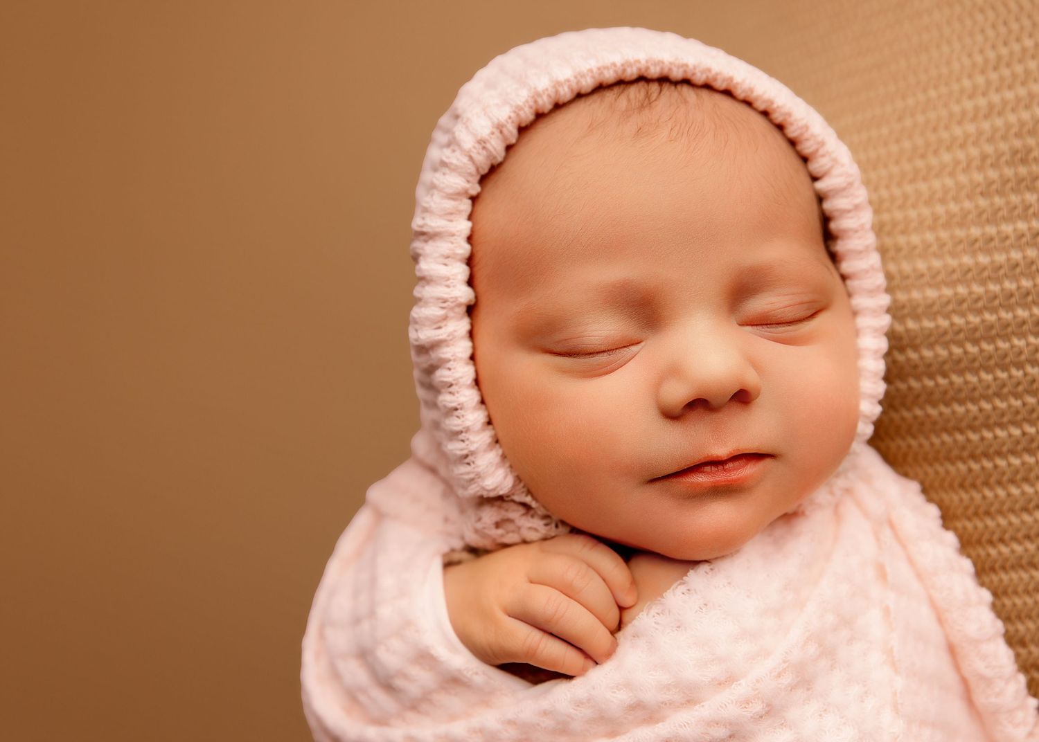 Posed Newborn Session in studio in Peoria, IL