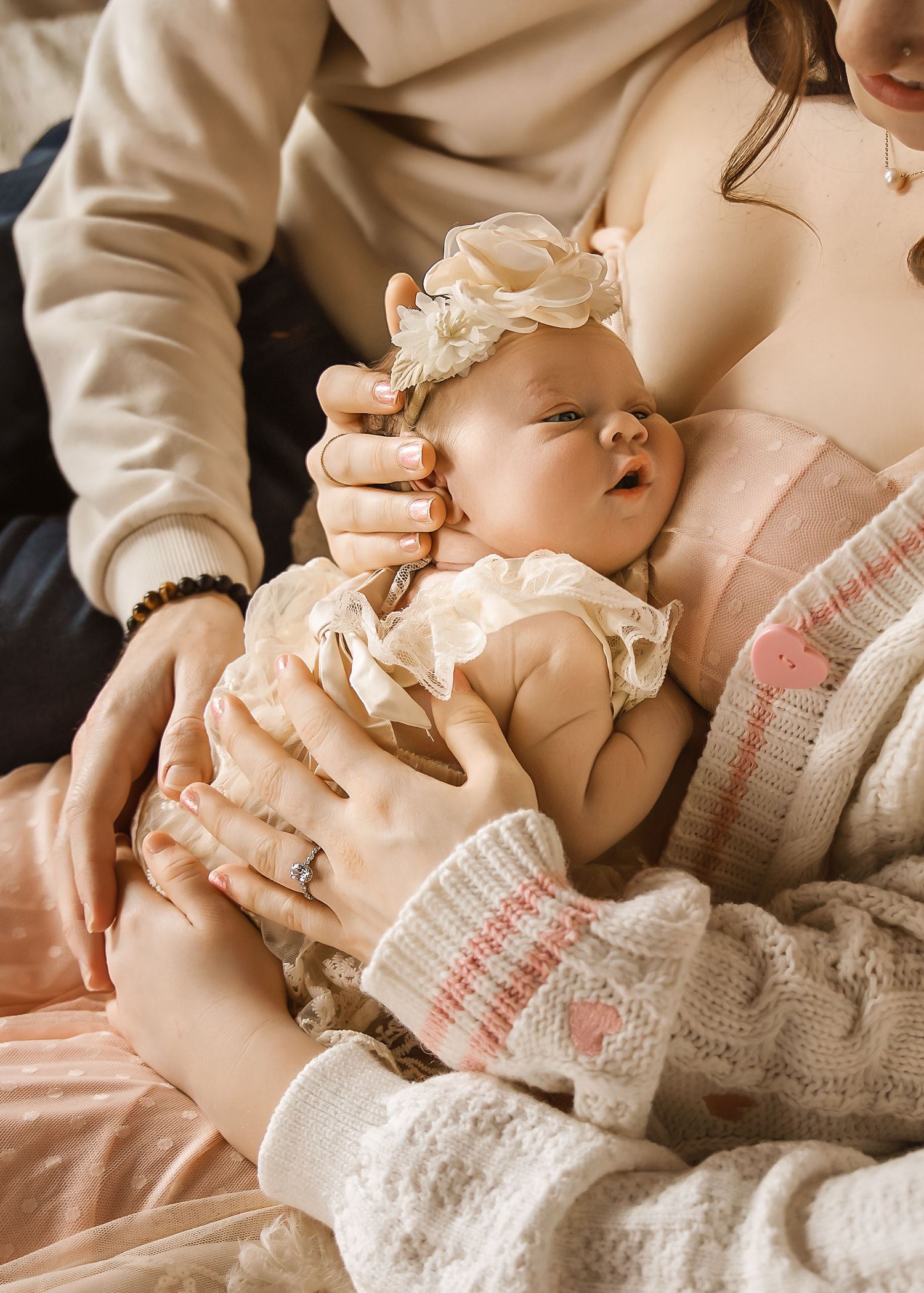 Lifestyle Newborn photoshoot in Central Illinois