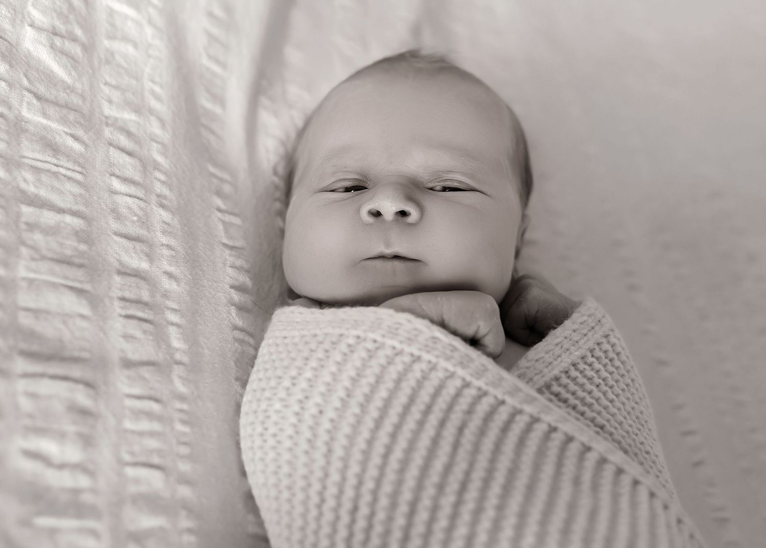 Lifestyle Newborn photoshoot in Central Illinois