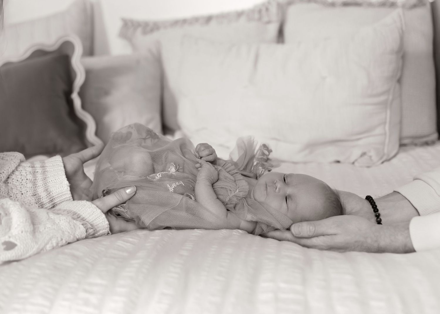 Lifestyle Newborn photoshoot in Central Illinois