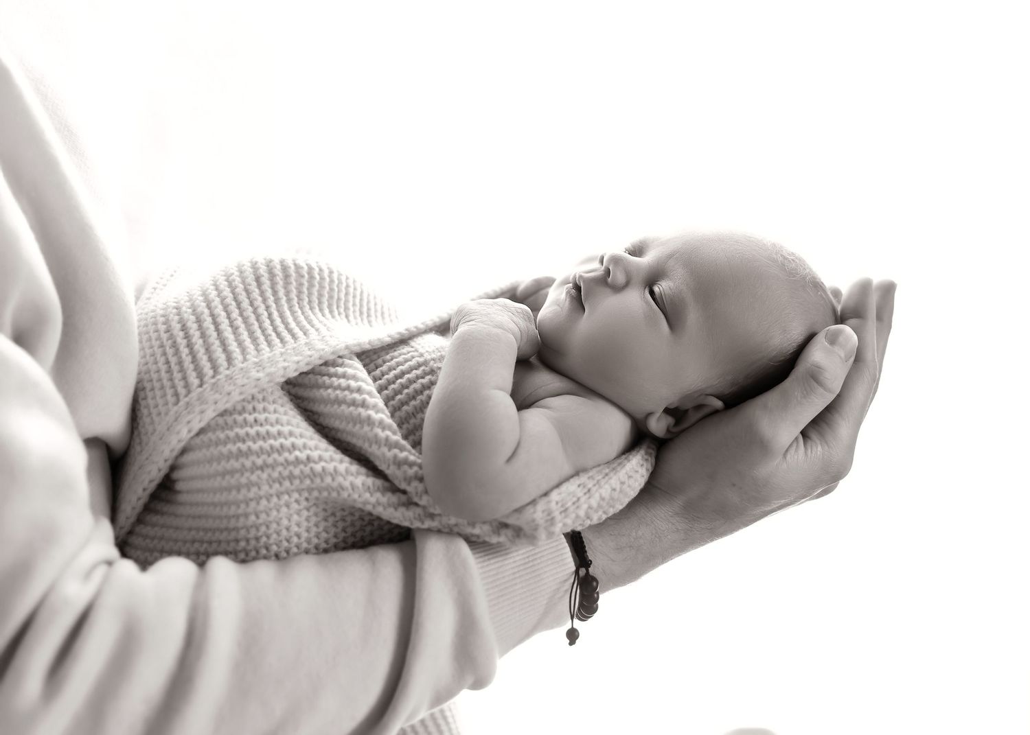 Lifestyle Newborn photoshoot in Central Illinois