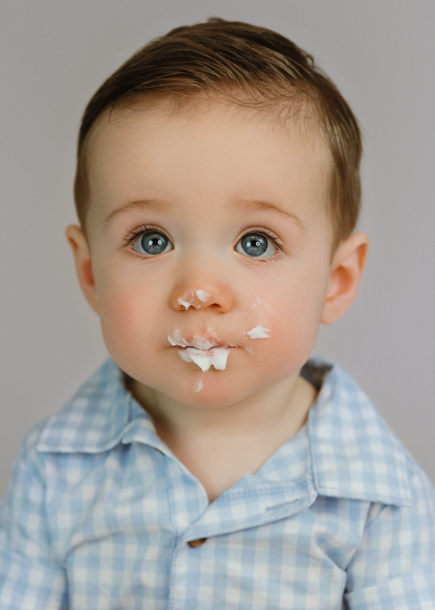 In-studio cake smash session in Central IL