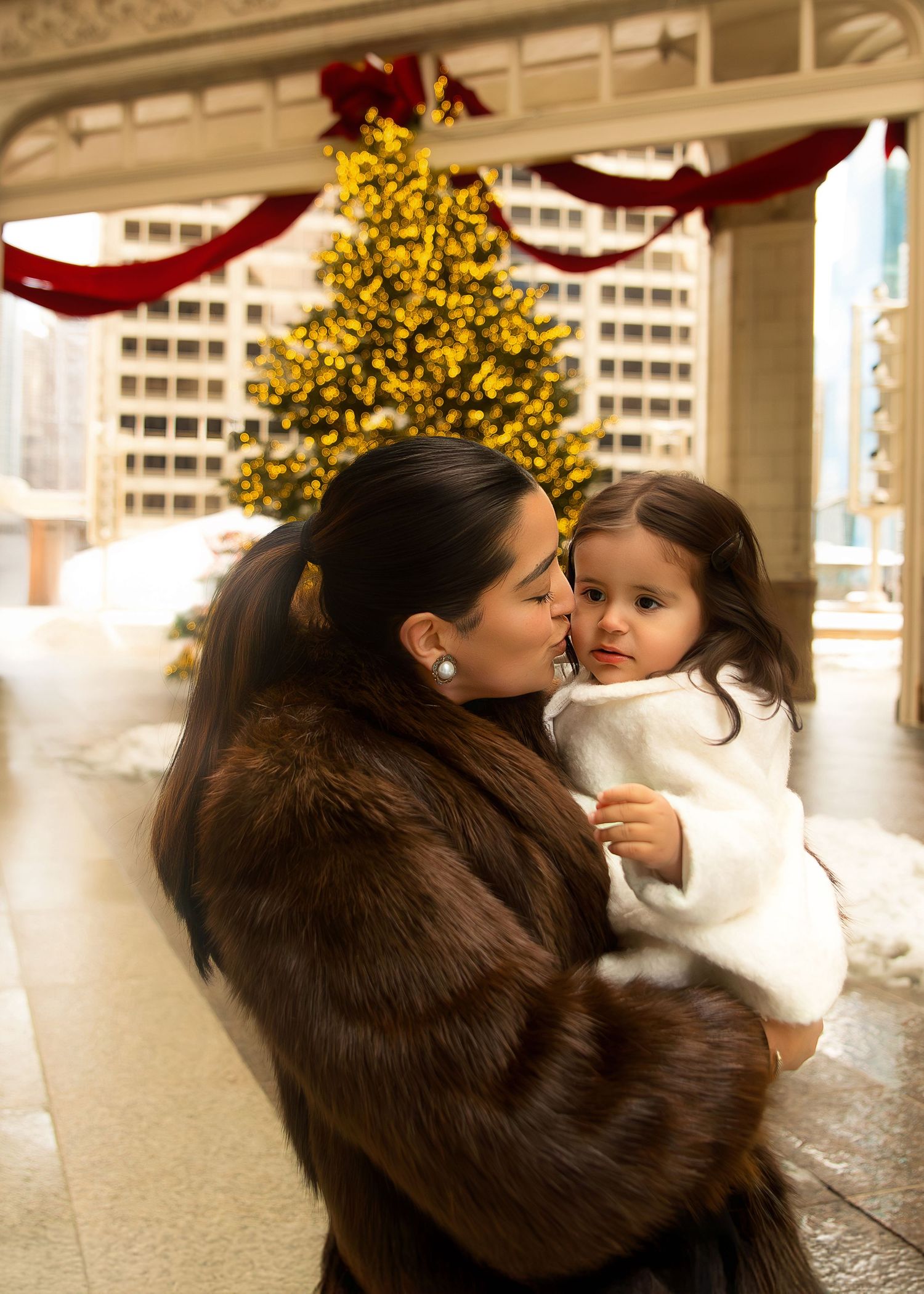Chicago Illinois outdoor Christmas family photos with warm golden hour tones