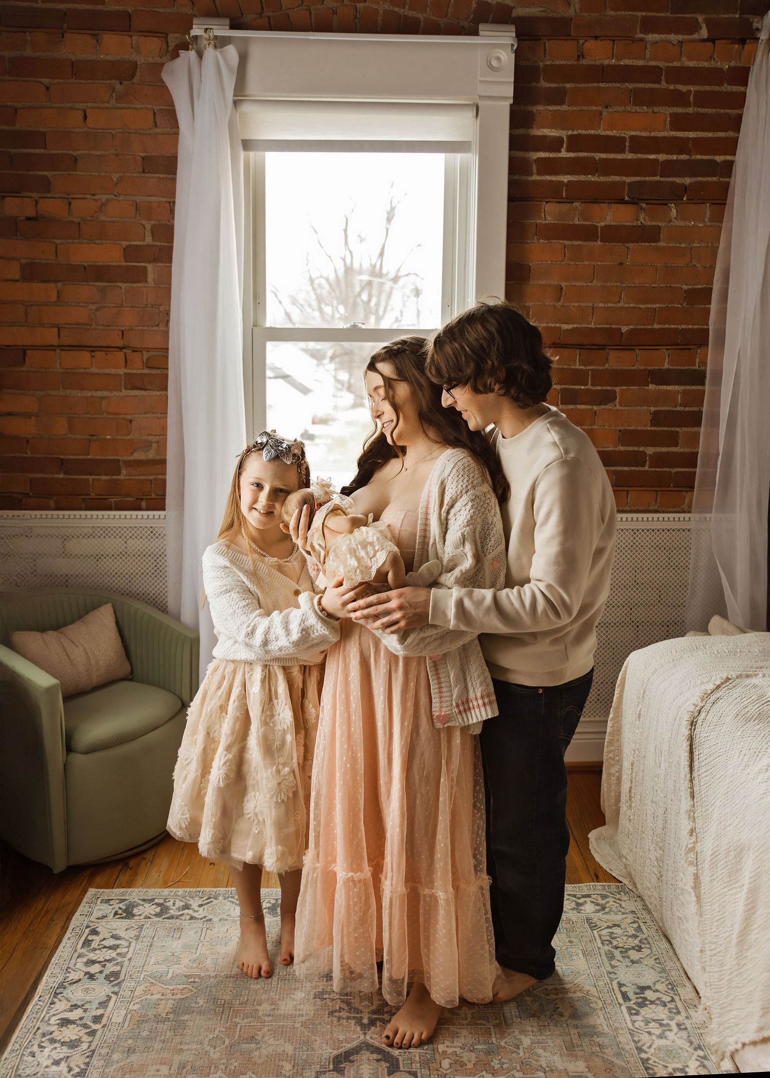 Lifestyle Newborn photoshoot in Central Illinois