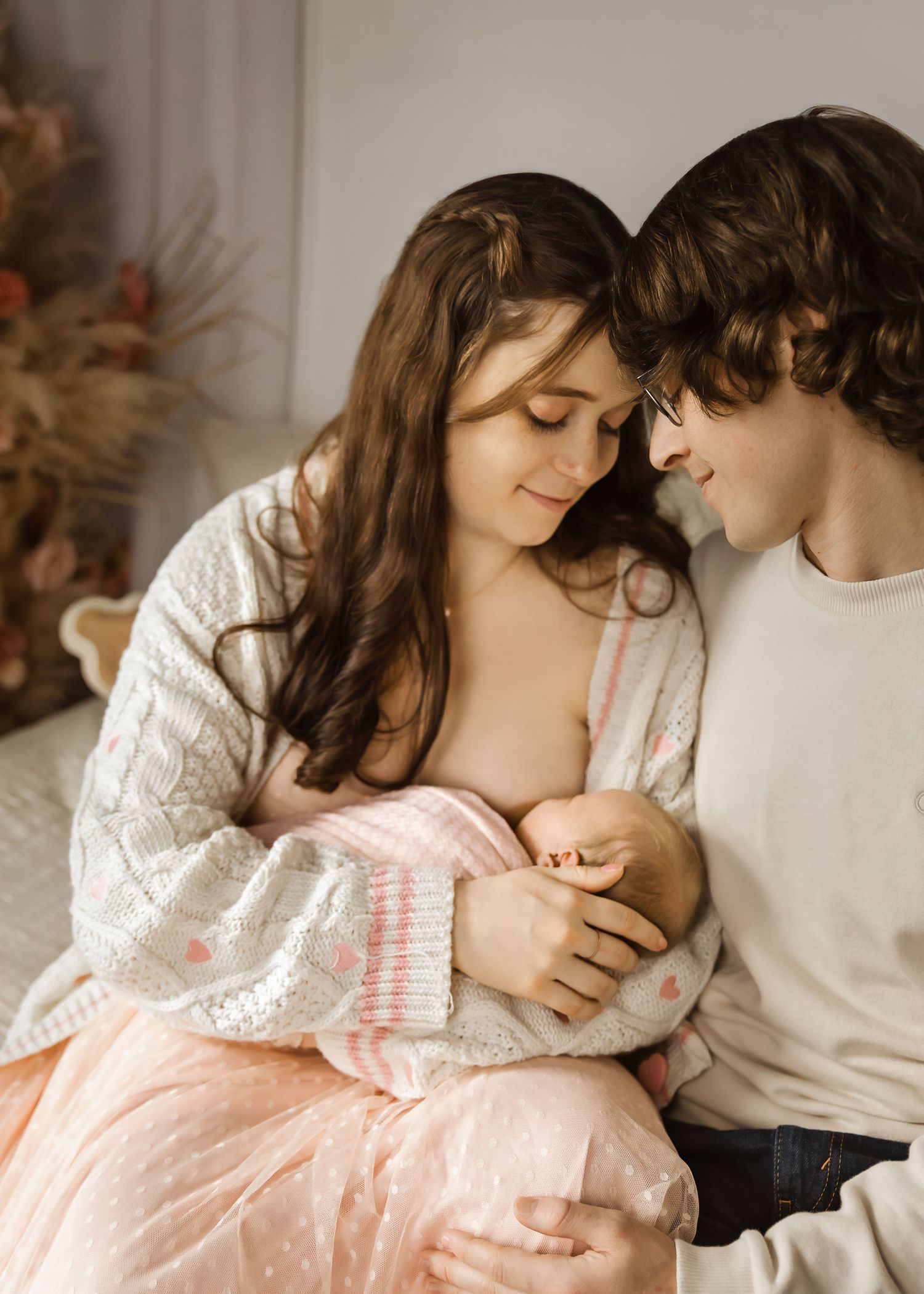 Lifestyle Newborn photoshoot in Central Illinois