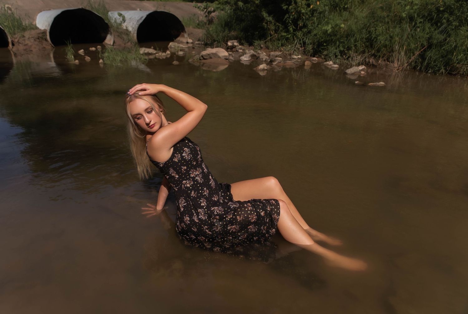 Creek Portrait Photoshoot in Kickapoo, IL