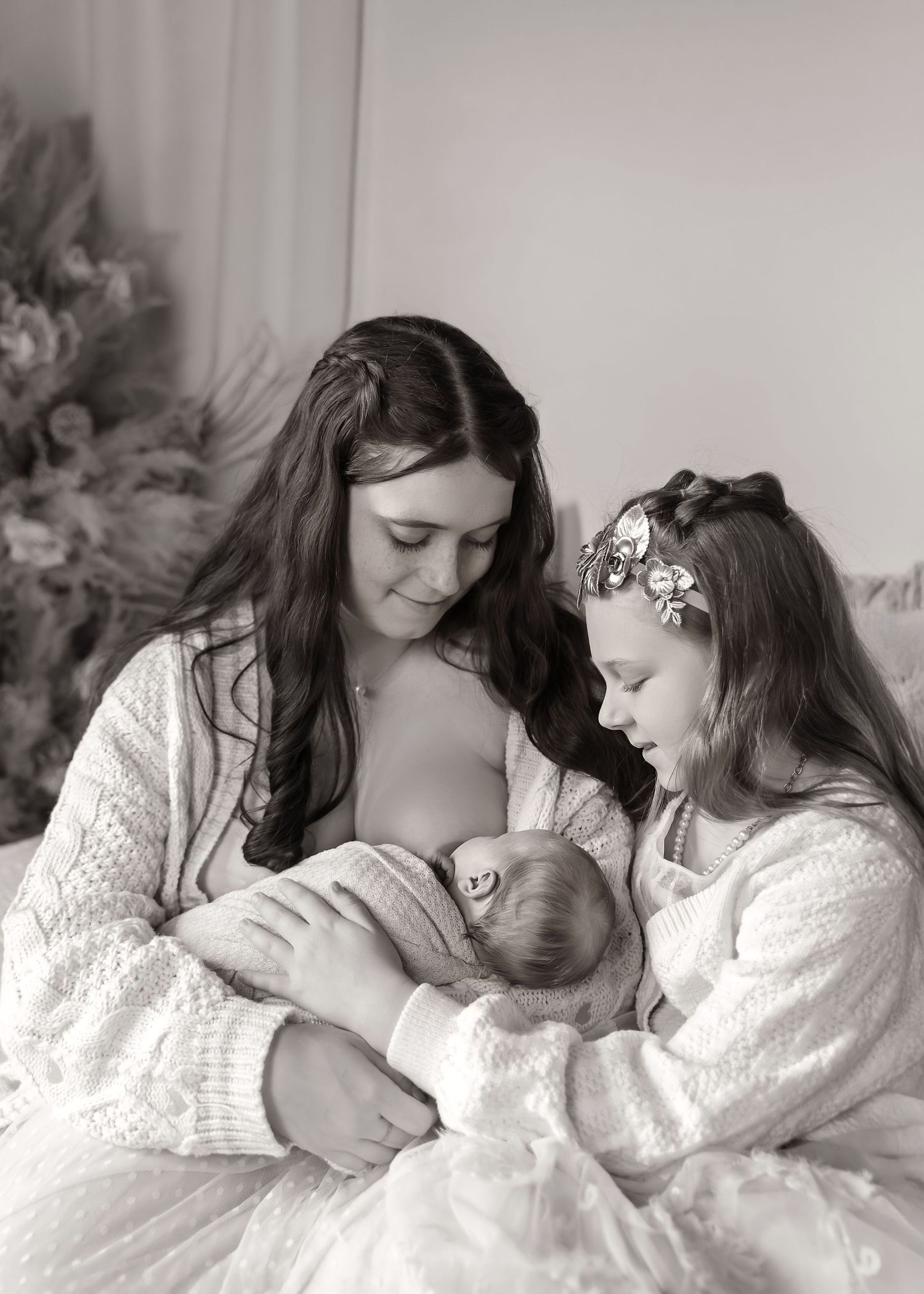 Lifestyle Newborn photoshoot in Central Illinois