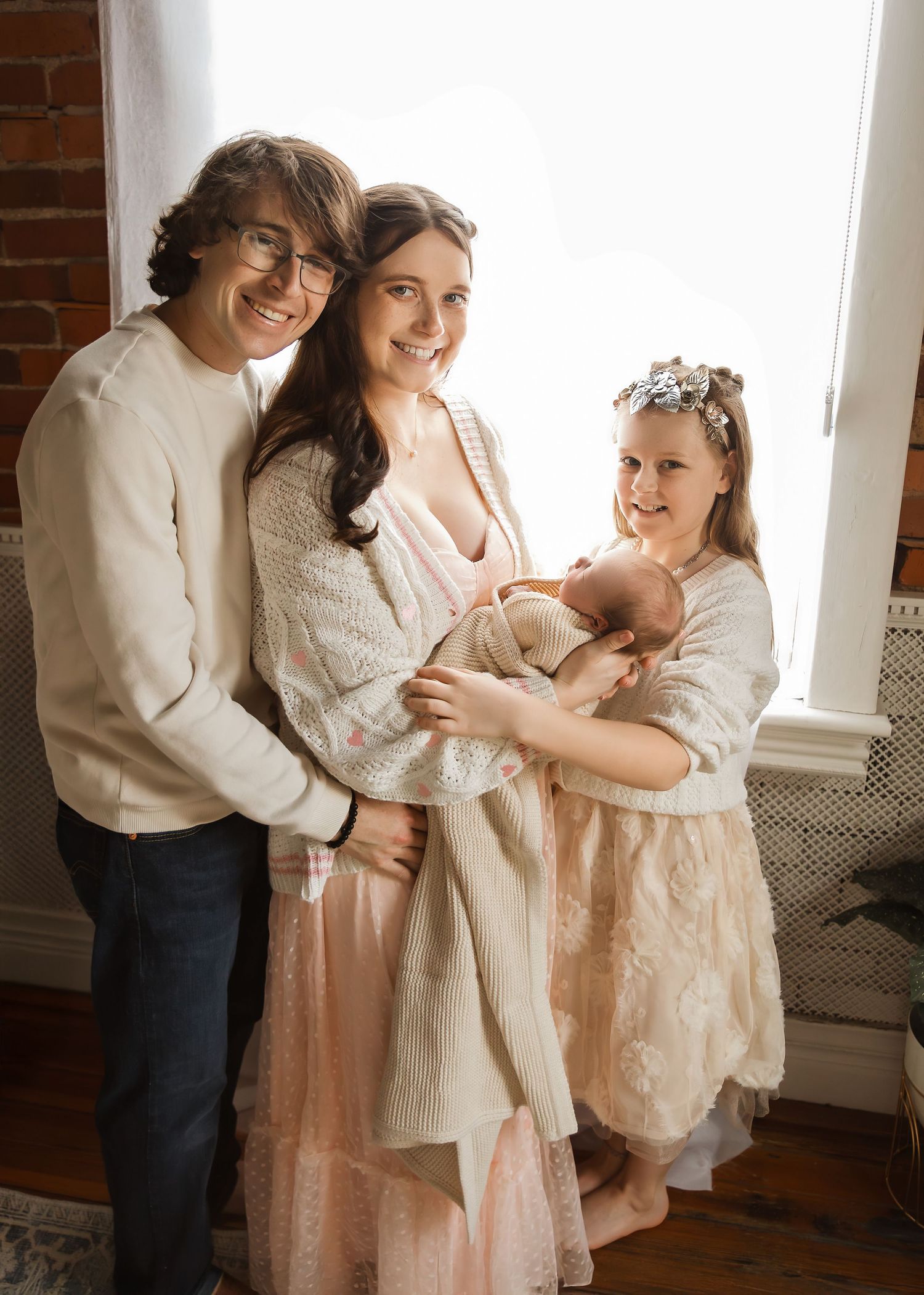 Lifestyle Newborn photoshoot in Central Illinois