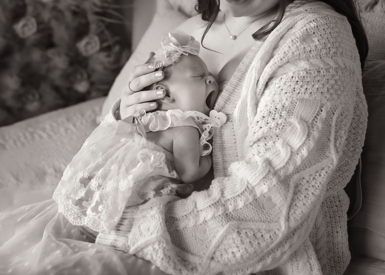 Lifestyle Newborn photoshoot in Central Illinois