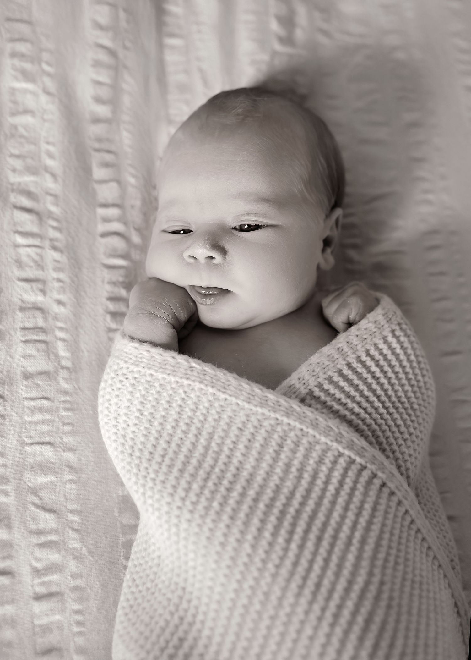 Lifestyle Newborn photoshoot in Central Illinois