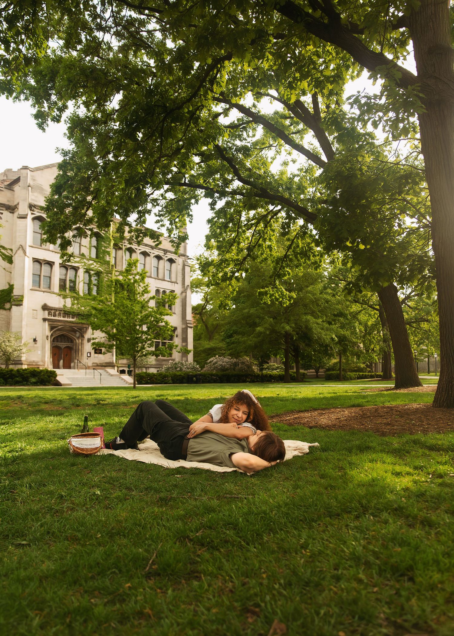 Couples picnic session in Chicago