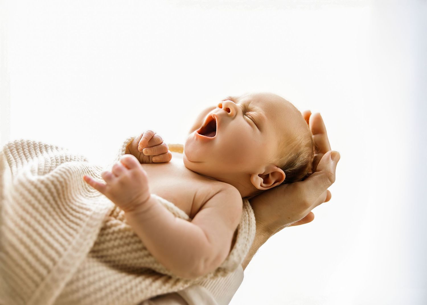Lifestyle Newborn photoshoot in Central Illinois