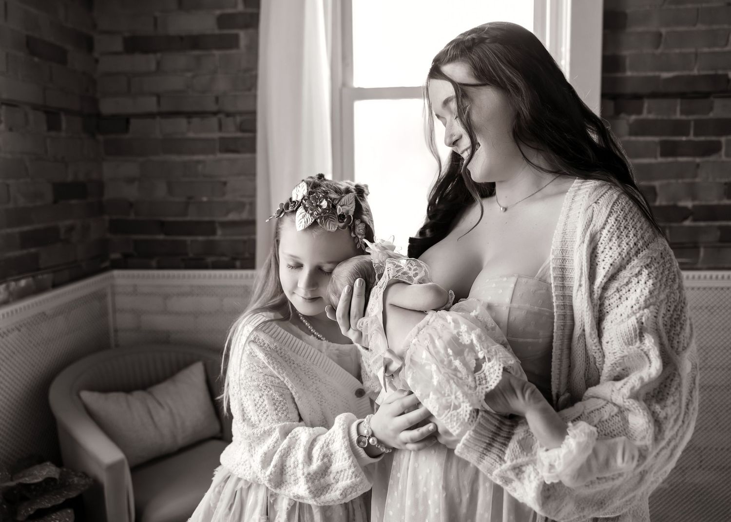 Lifestyle Newborn photoshoot in Central Illinois