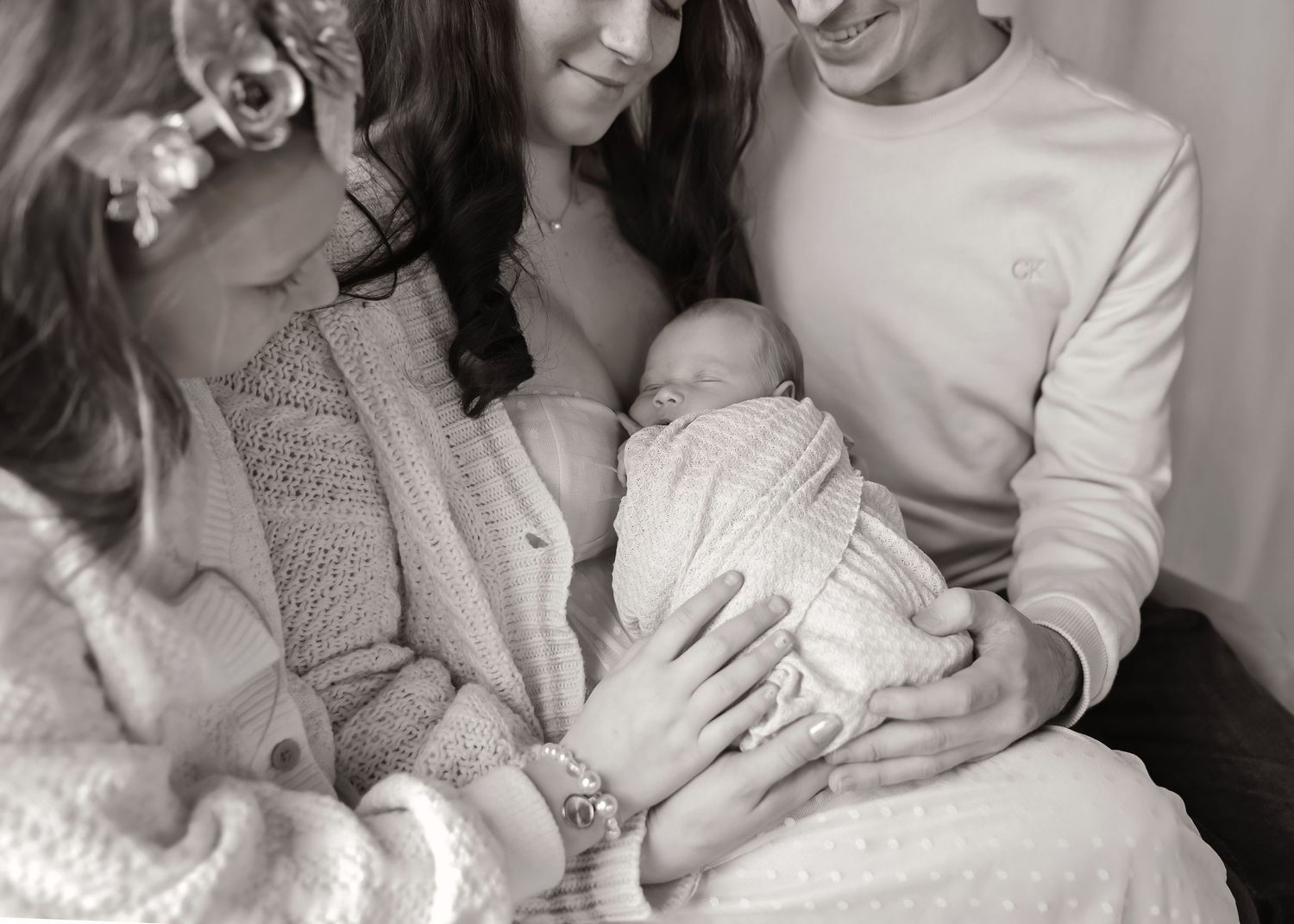 Lifestyle Newborn photoshoot in Central Illinois