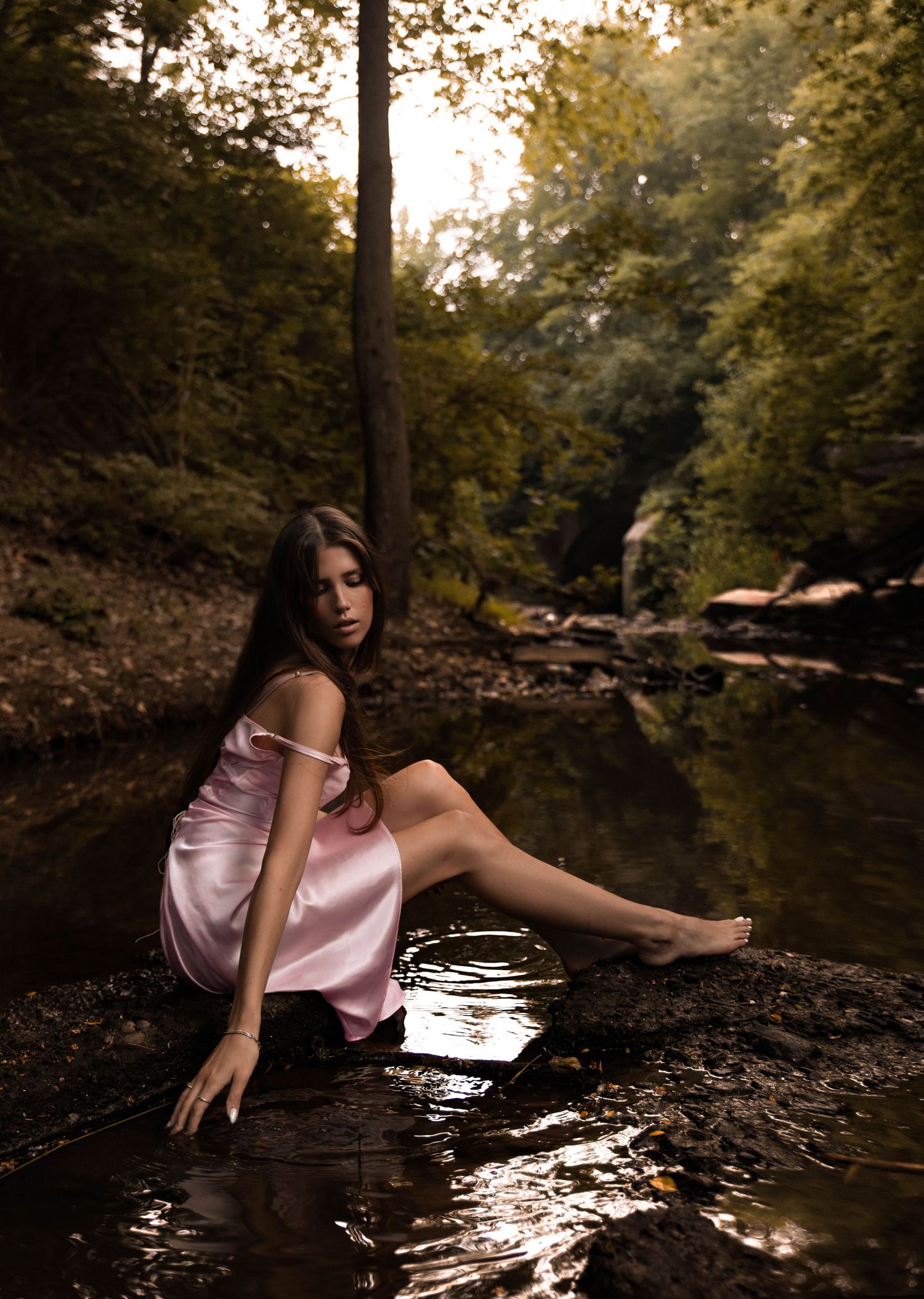 Portrait photoshoot at a creek in Washington, IL