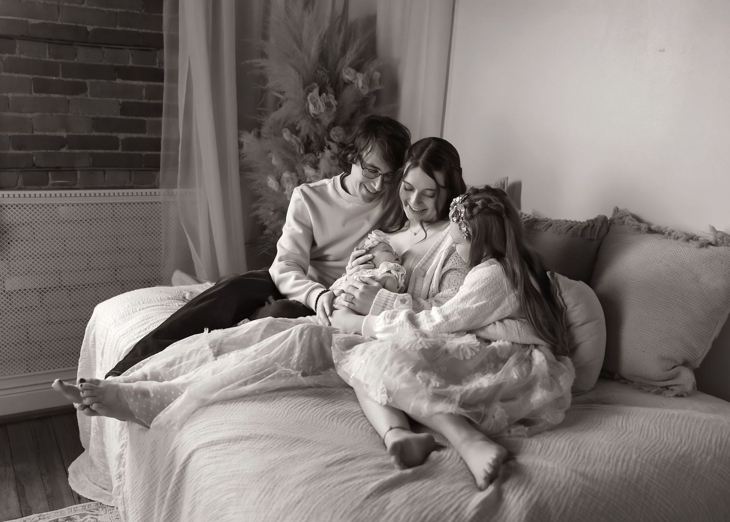 Lifestyle Newborn photoshoot in Central Illinois