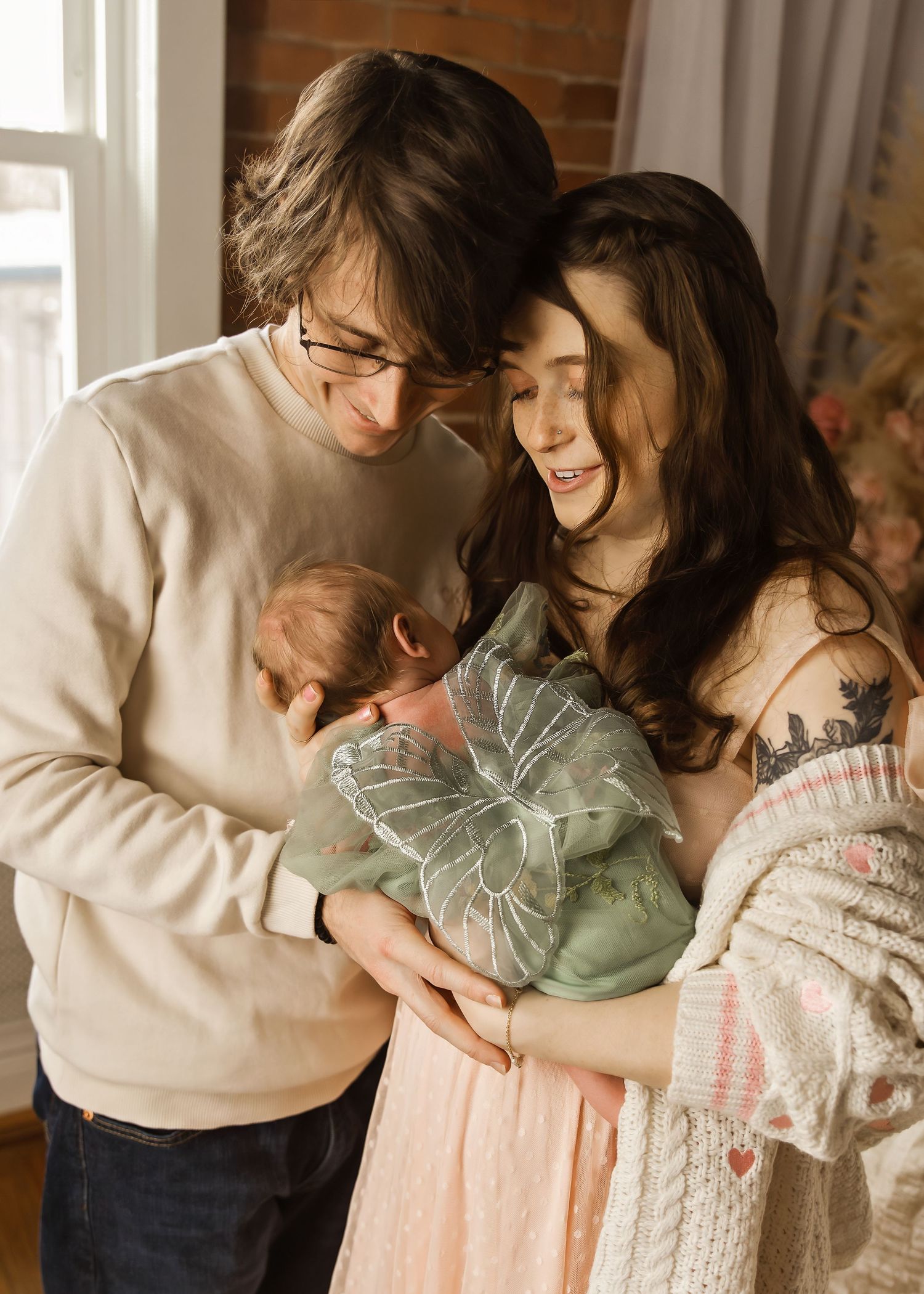 Lifestyle Newborn photoshoot in Central Illinois