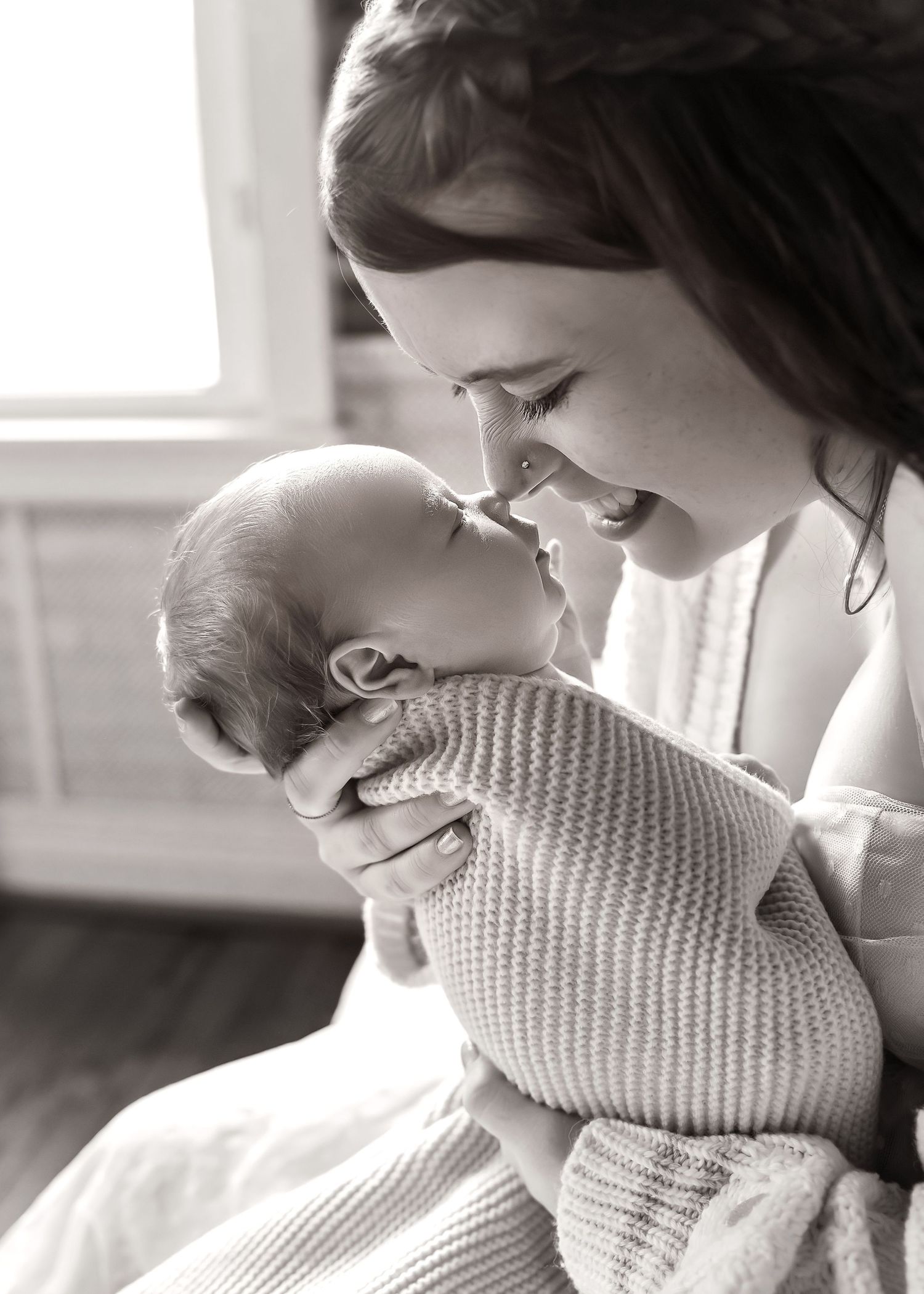 Lifestyle Newborn photoshoot in Central Illinois