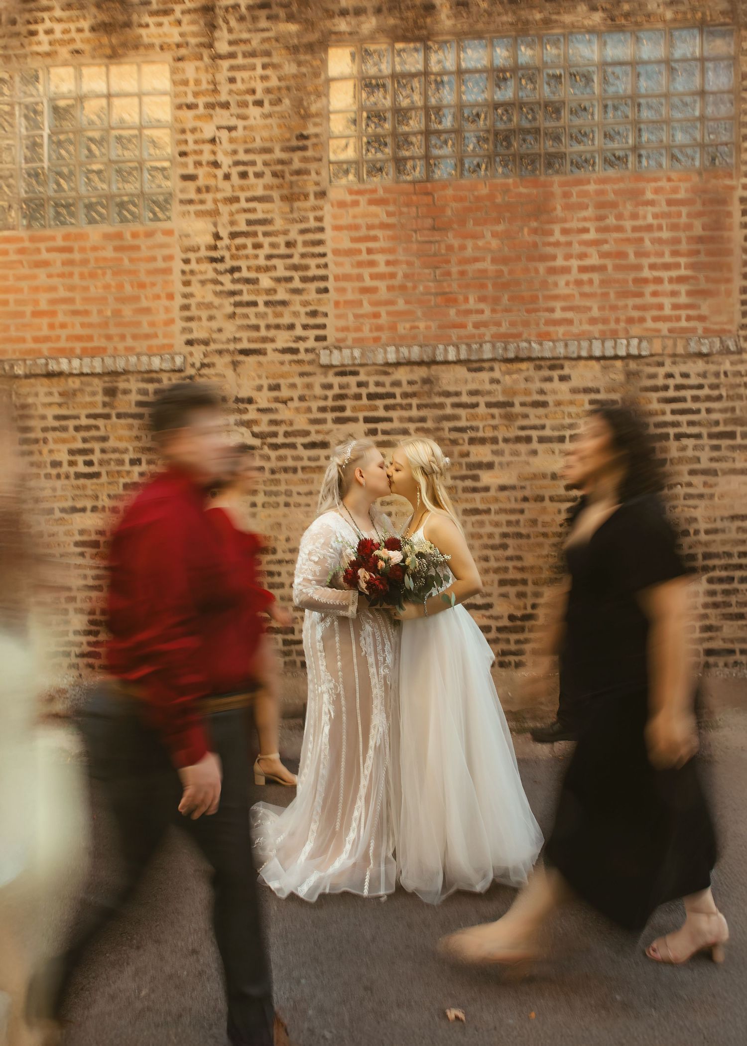 Wedding photography with bridal party in Chicago, IL