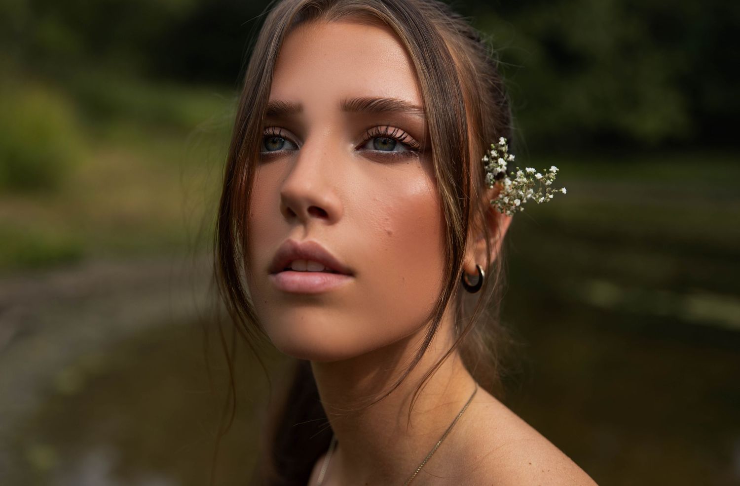 Portrait photoshoot at a creek in Kickapoo, IL