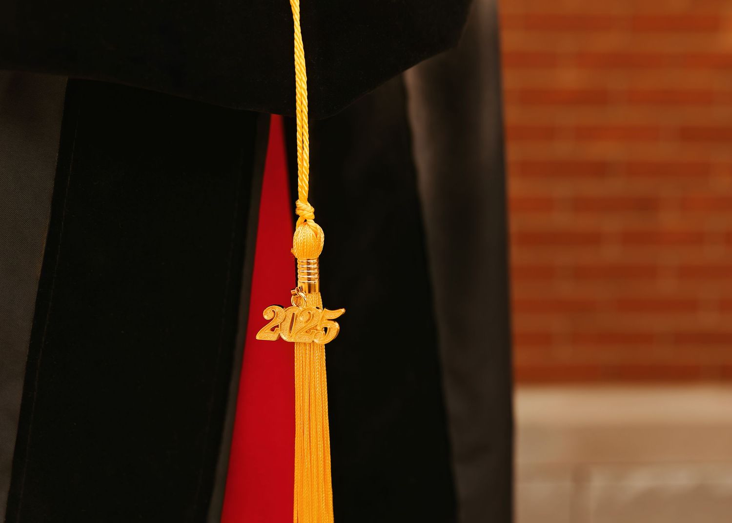 Graduation portrait session in Peoria Illinois Warehouse District