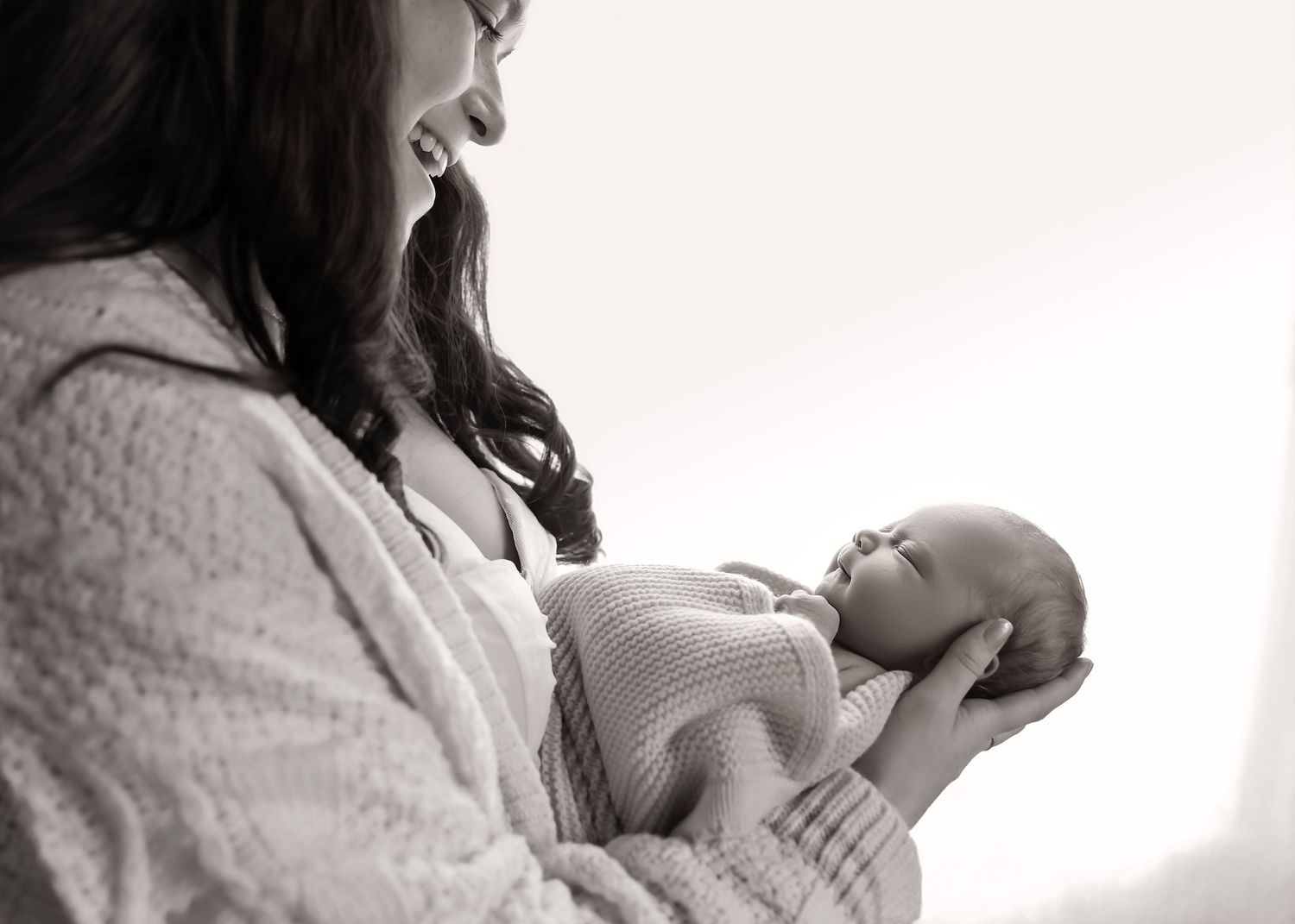 Lifestyle Newborn photoshoot in Central Illinois