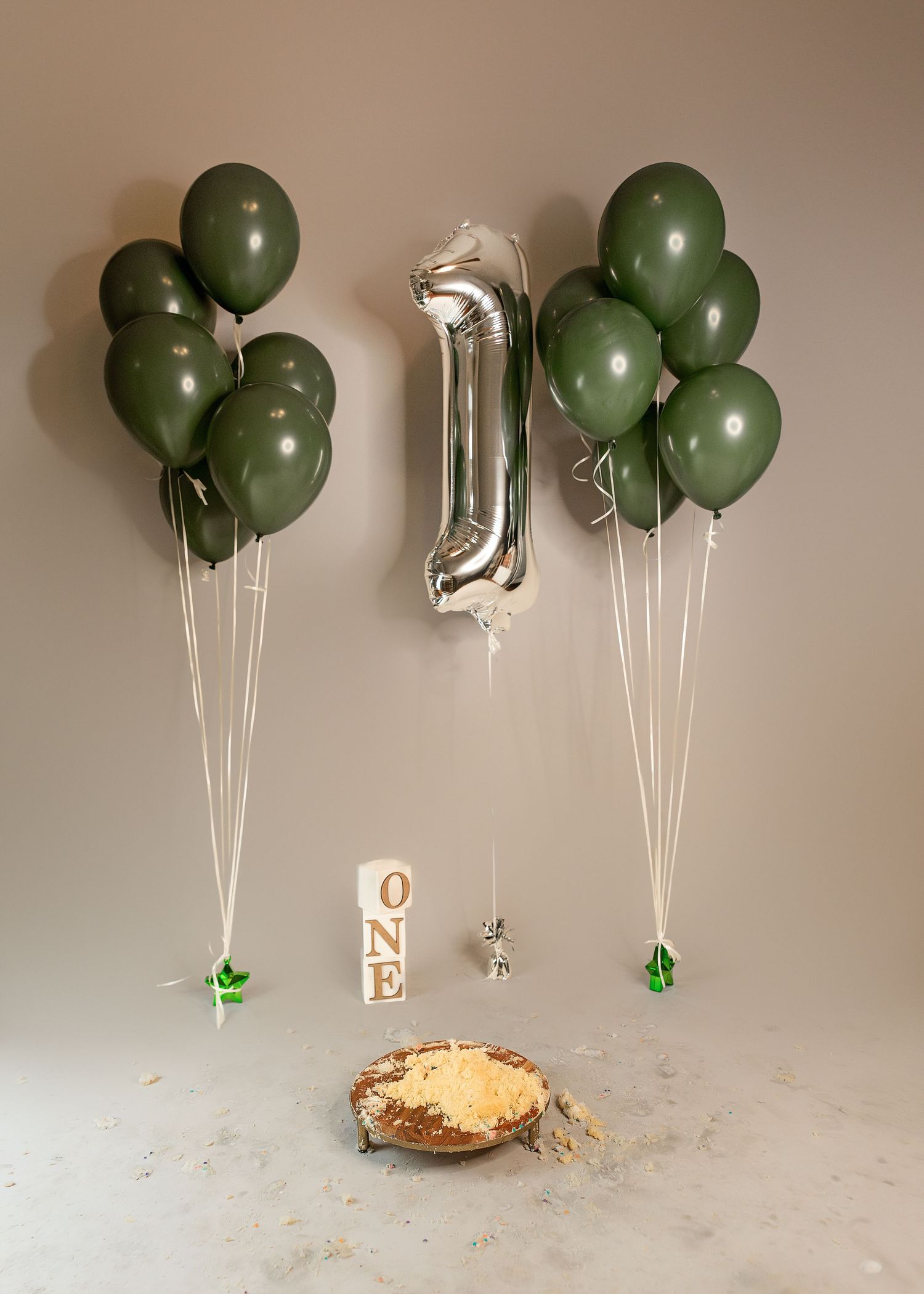 Cake Smash Session in-studio in Peoria, IL
